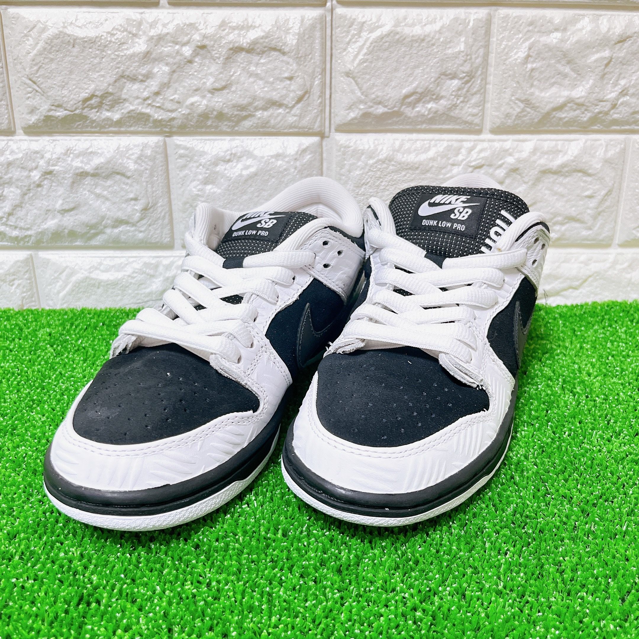 TIGHTBOOTH × Nike SB Dunk Low Pro QS "Black and White"