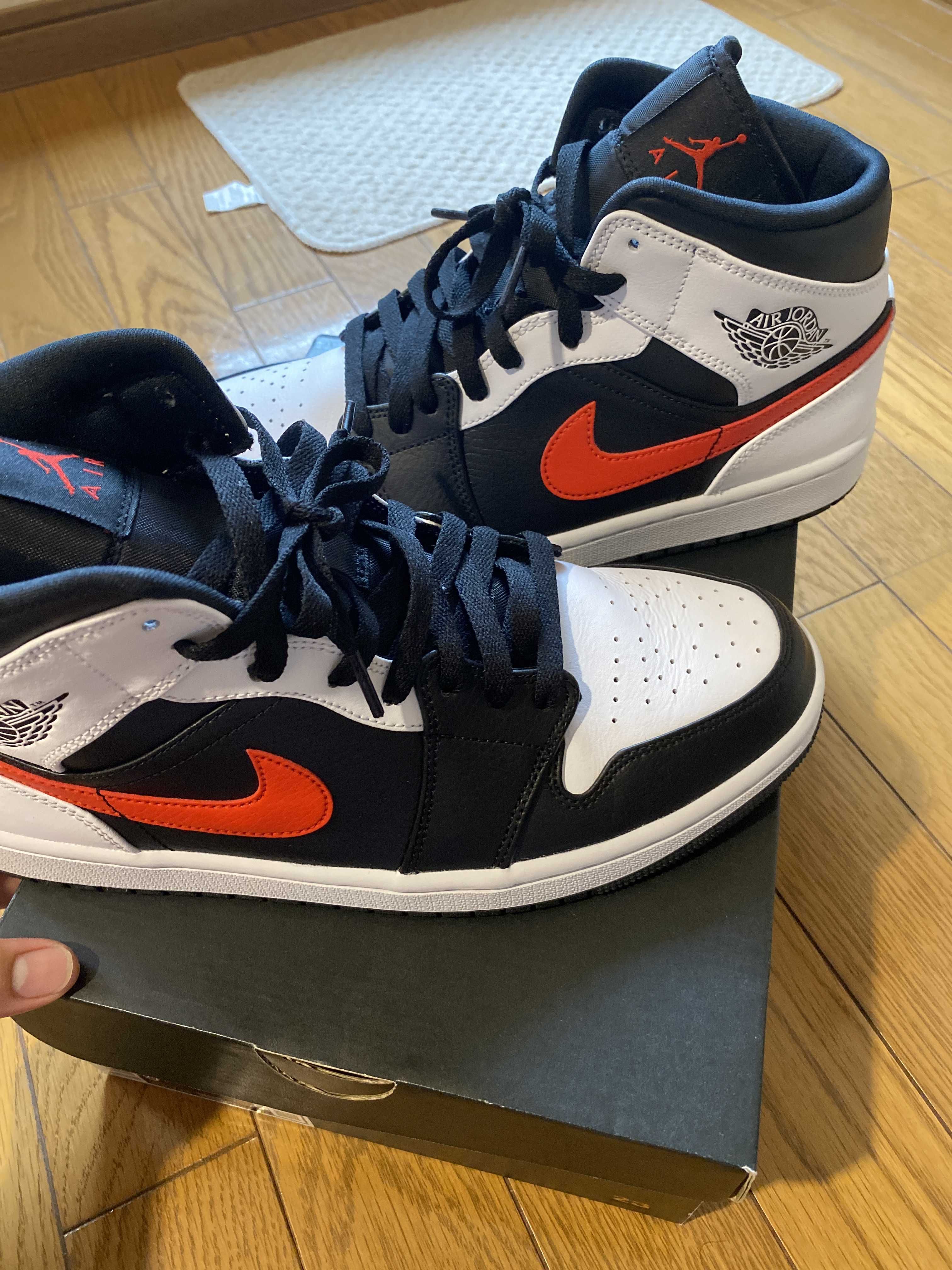 NIKE AIR JORDAN 1 MID "BLACK/CHILE RED/WHITE"