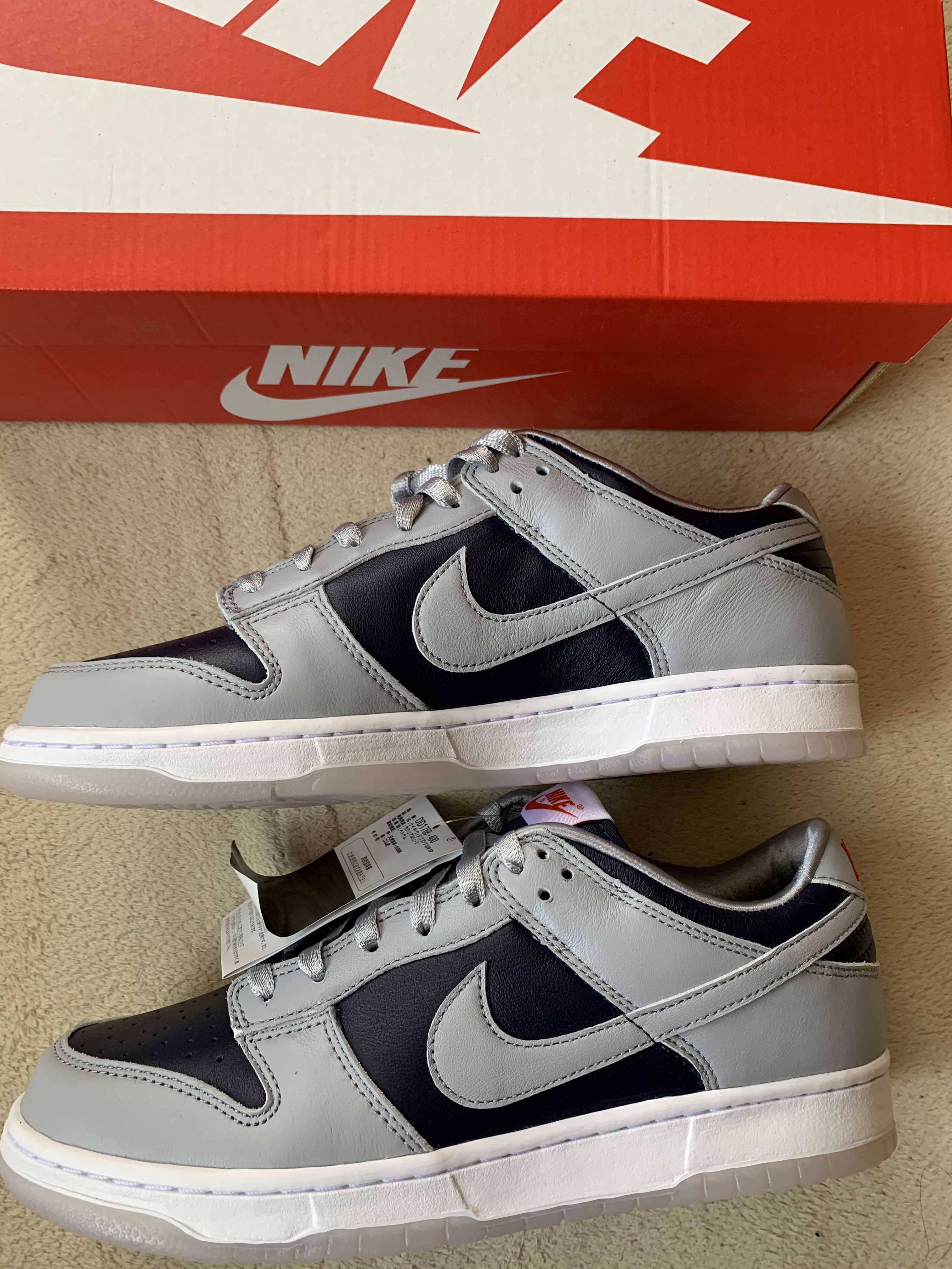 NIKE Women's DUNK LOW "COLLEGE NAVY"