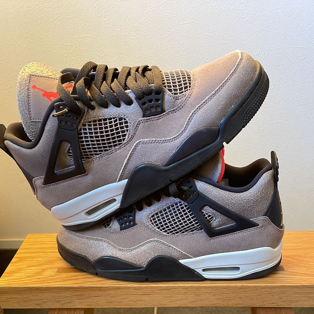 Nike Air Jordan 4 "Taupe Haze"   