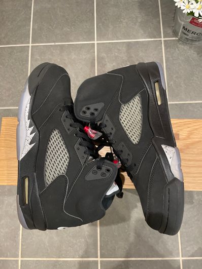 Nike Air Jordan 5 Retro OG "Black/Fire Red/Metallic Silver/White" (2016)