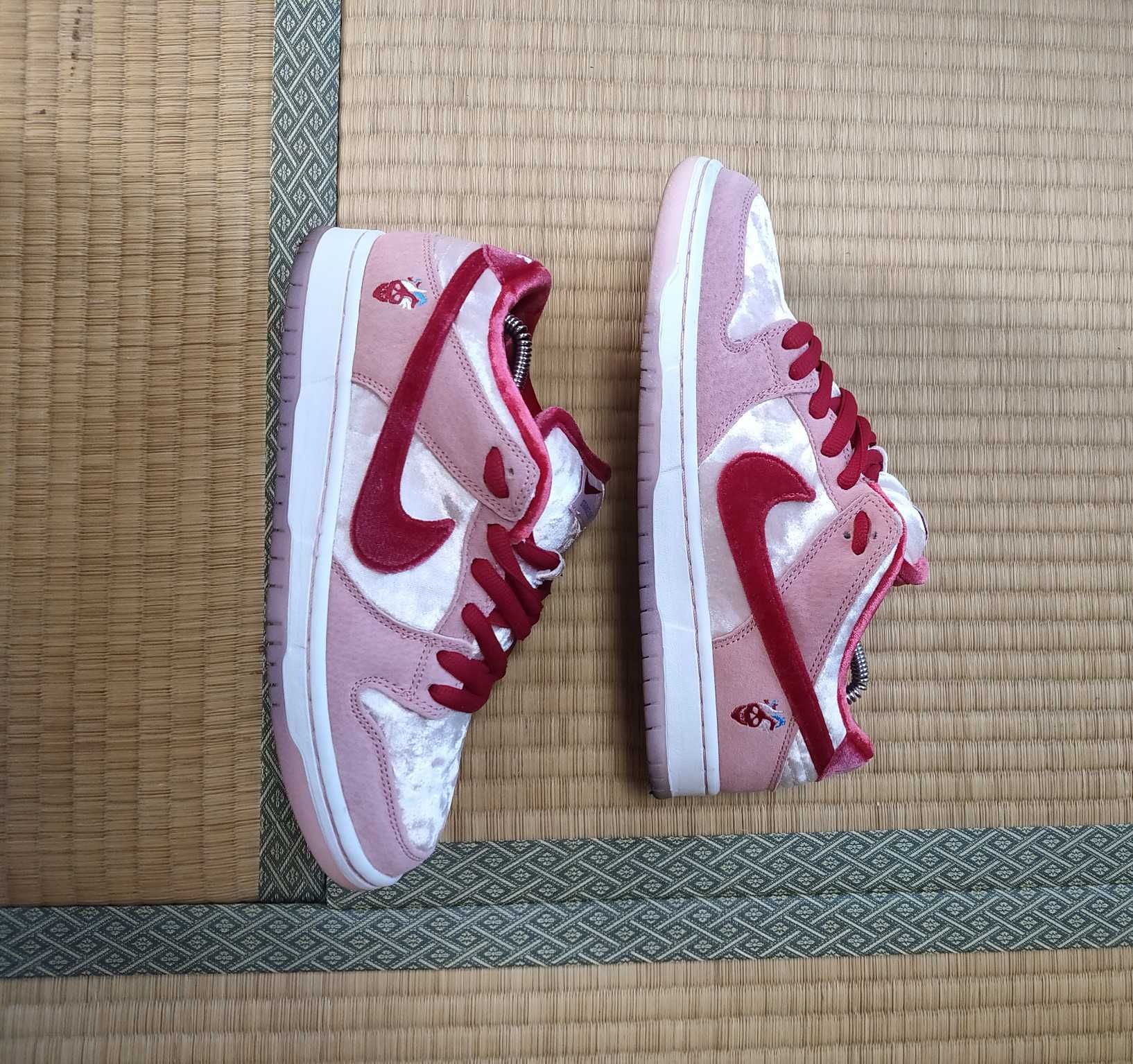 Strangelove × Nike SB Dunk Low "Valentine’s Day"