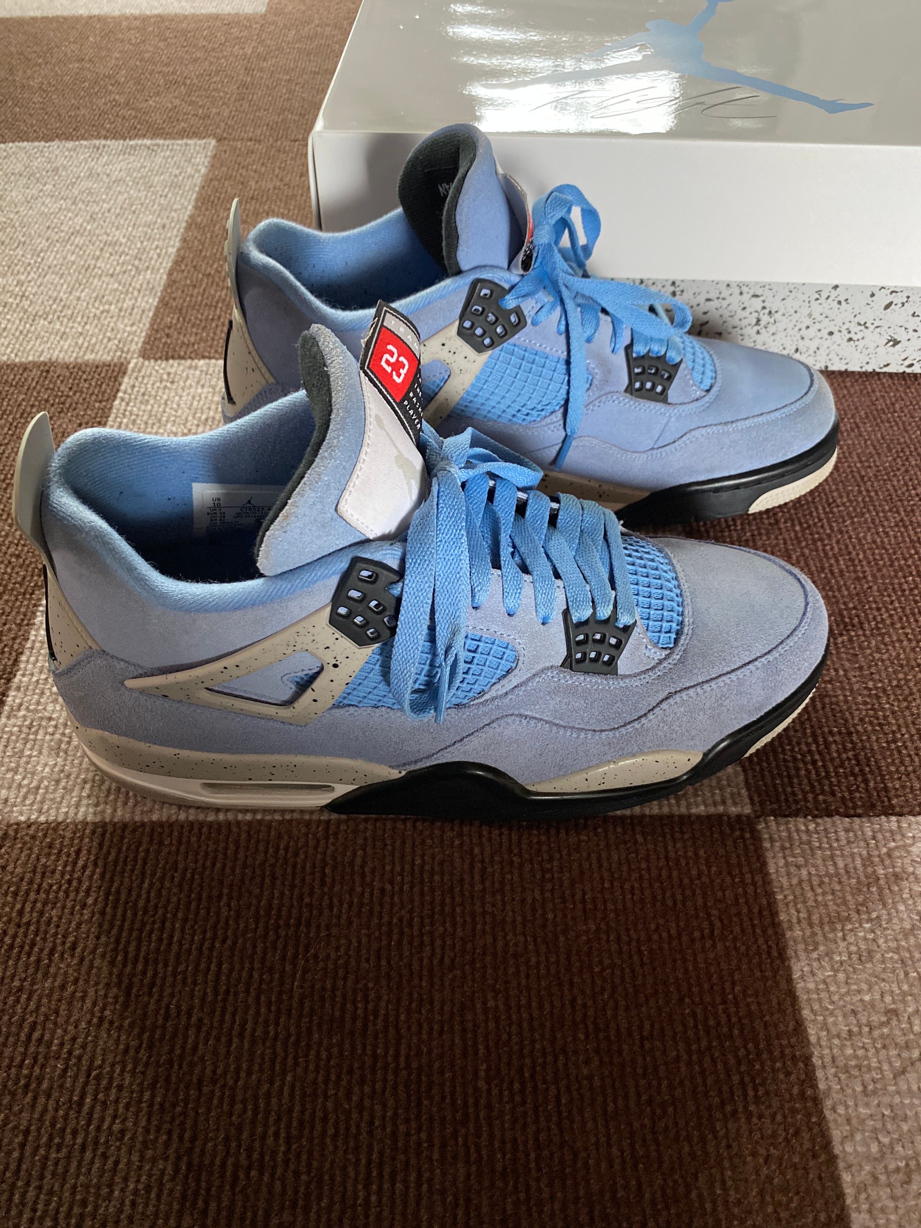 Nike Air Jordan 4 "University Blue"