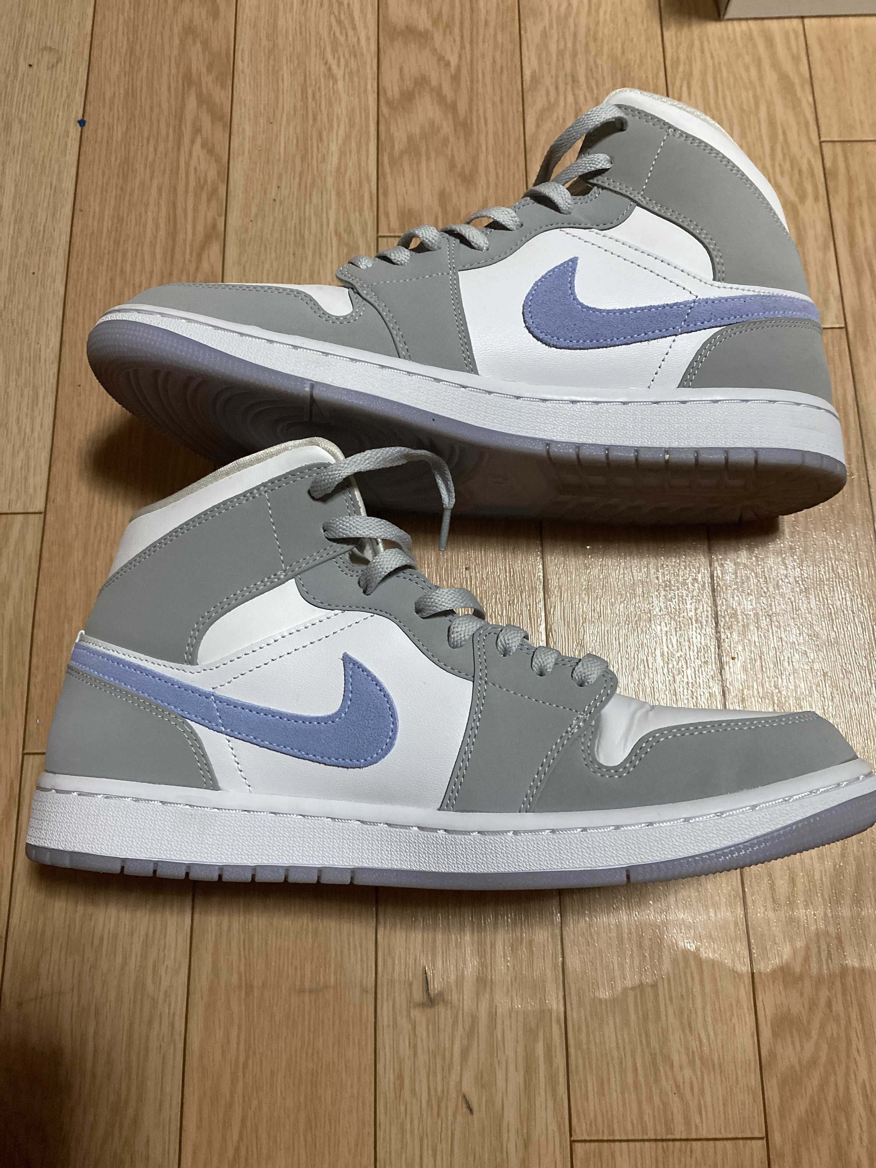 Nike Women's Air Jordan 1 Mid "Wolf Grey"