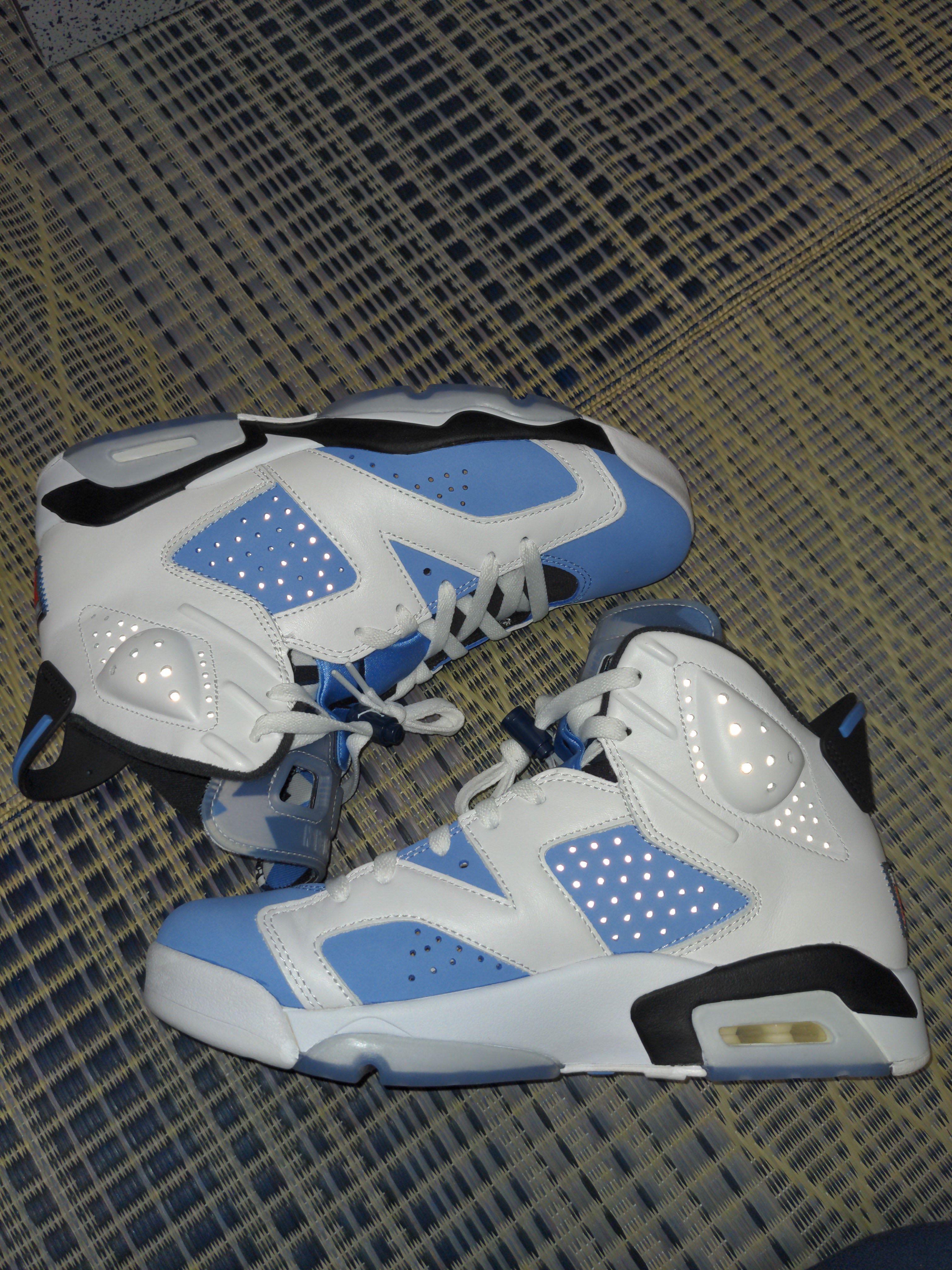 Nike Air Jordan 6 "UNC"