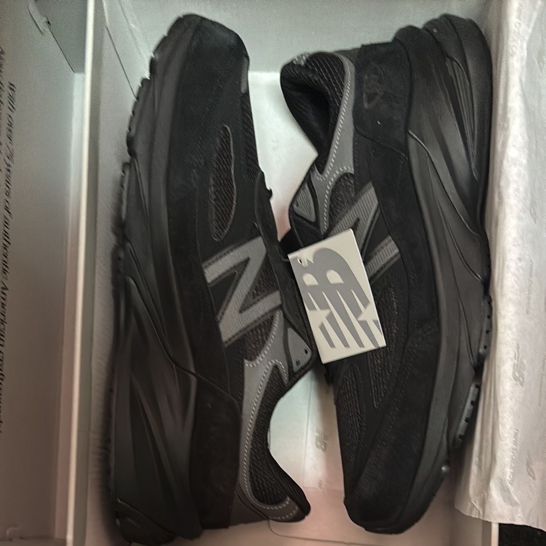New Balance 990V6 "Triple Black"