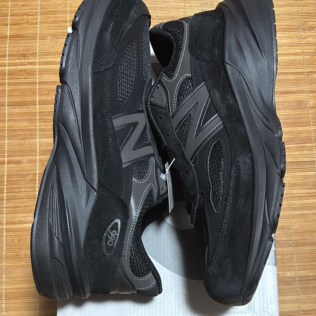 New Balance 990V6 "Triple Black"