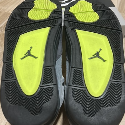 Nike Air Jordan 4 Retro LE "Neon"