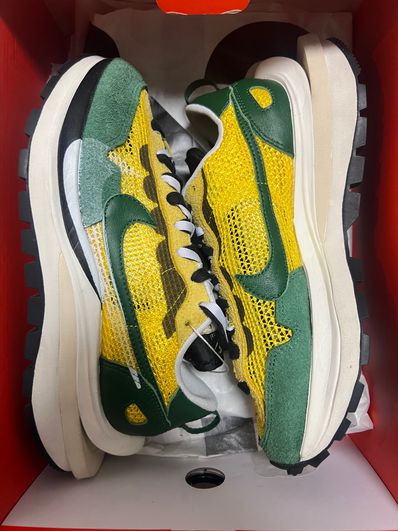 sacai × Nike Vapor Waffle "Tour Yellow/Stadium Green-Sail"