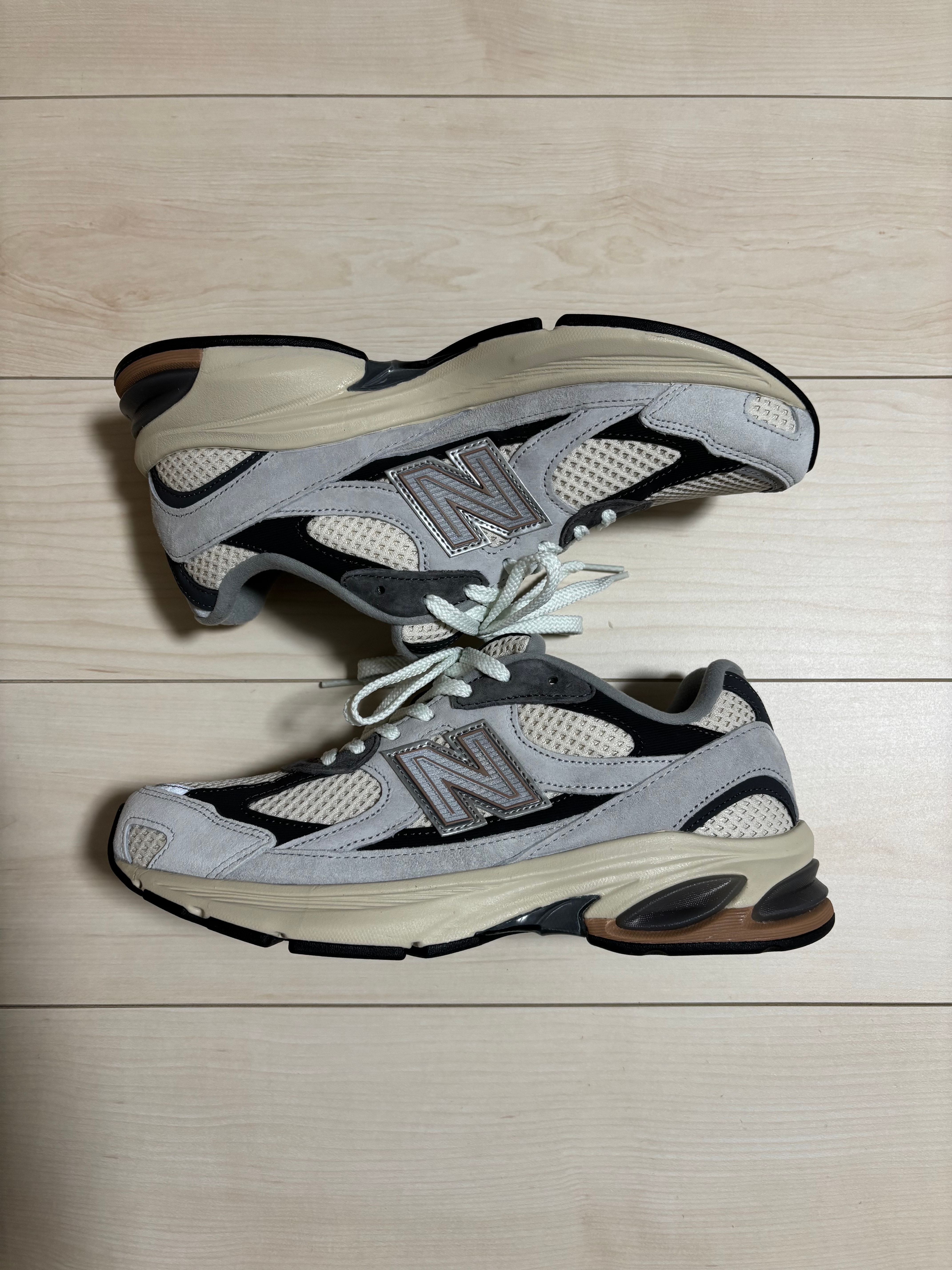 ニューバランス 2010 "ライトグレー"