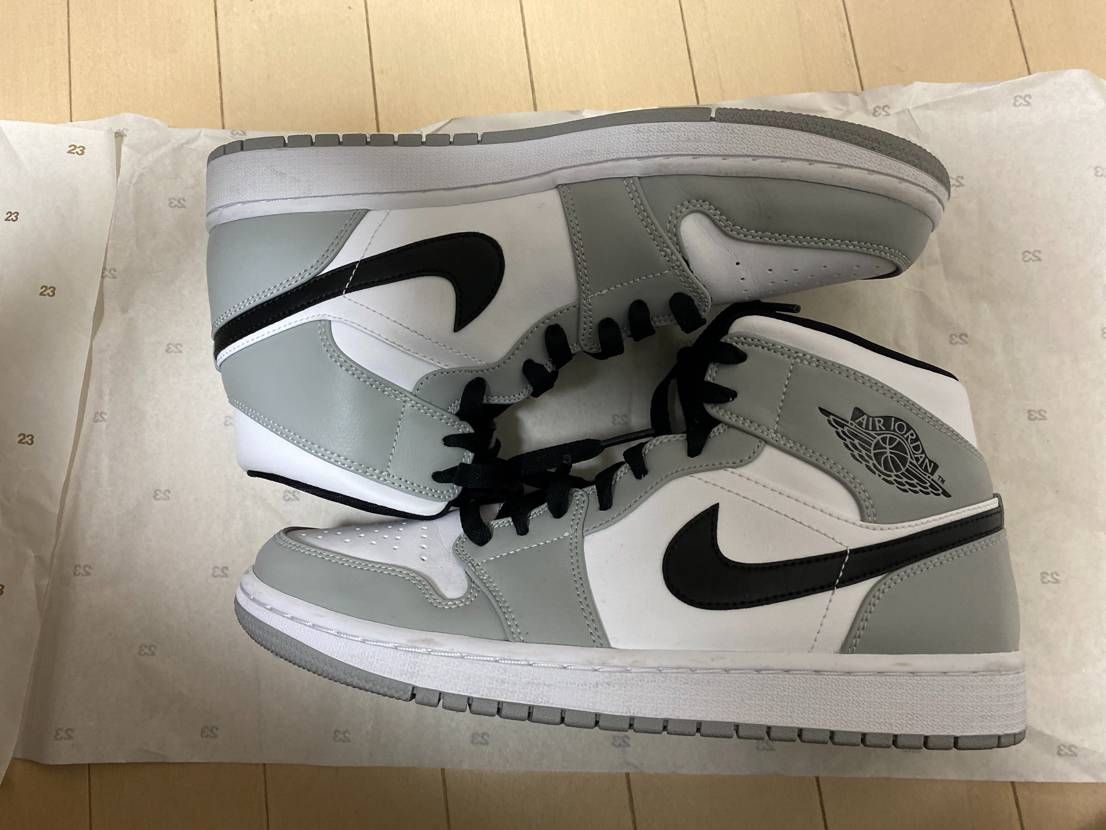 Nike Air Jordan 1 Mid "Light Smoke Grey/White/Black"
