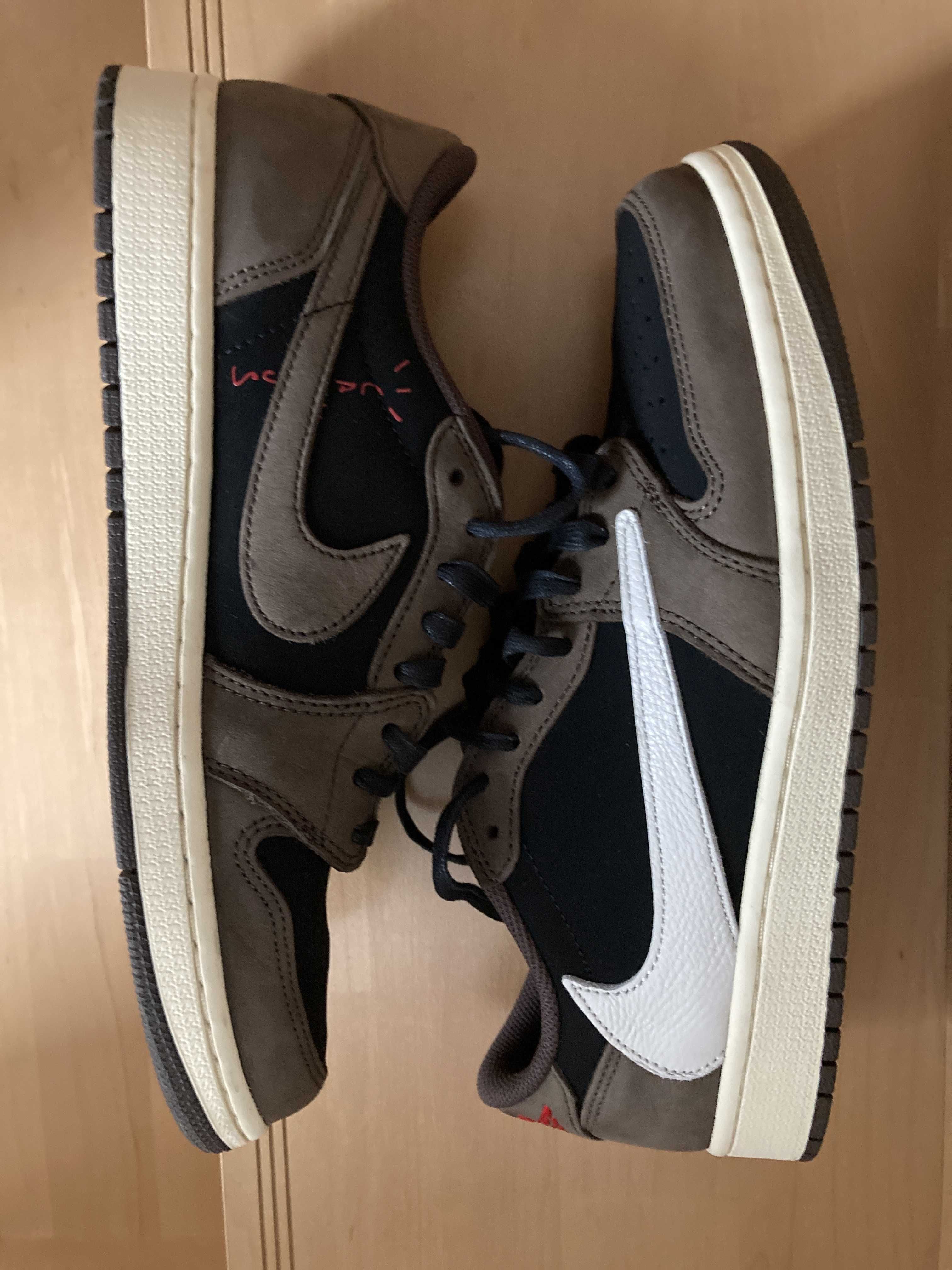 Travis Scott × Nike Air Jordan 1 Low OG SP-T "Black/Dark Mocha"