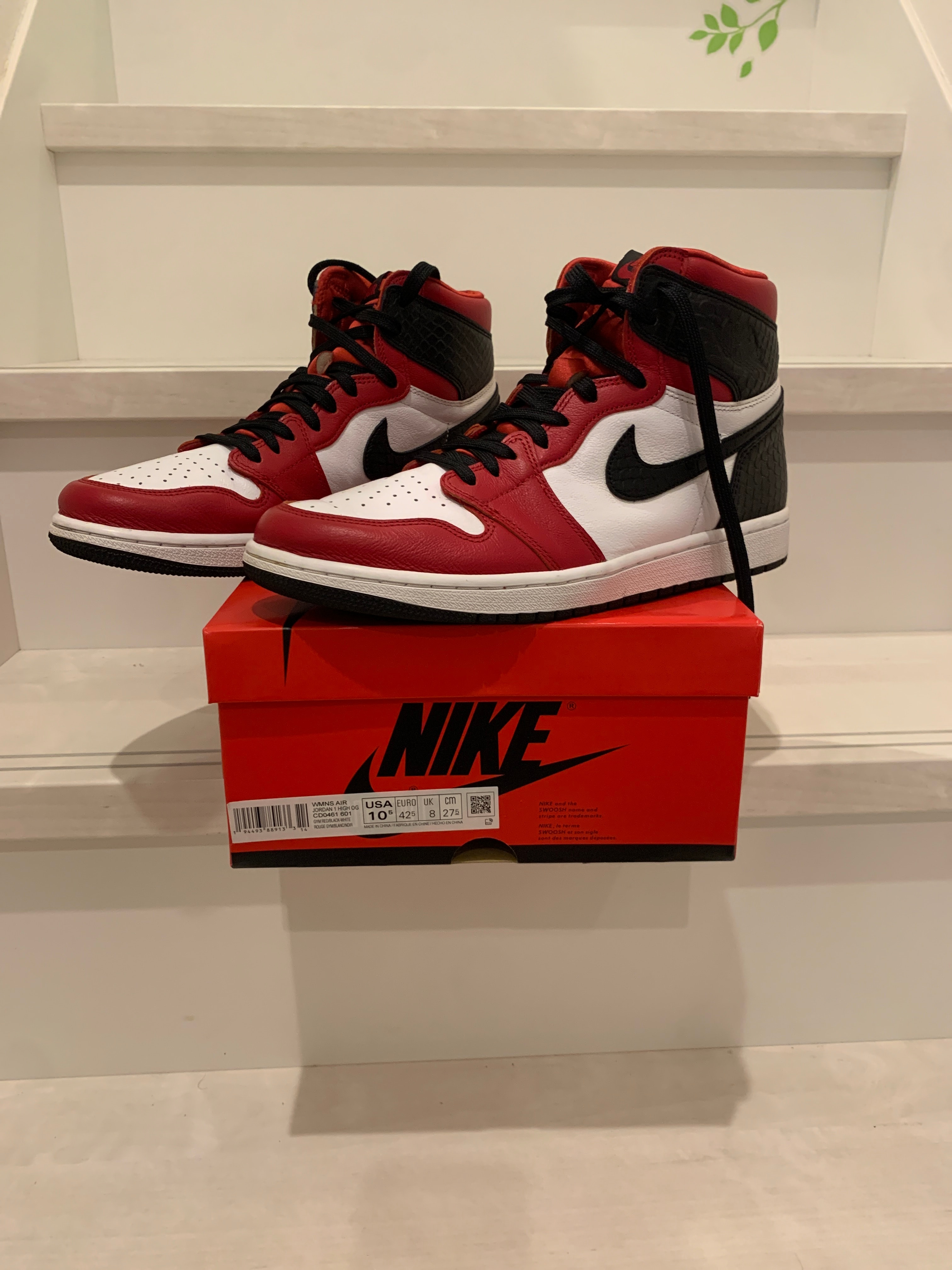 Nike Women's Air Jordan 1 High OG "Satin Red"