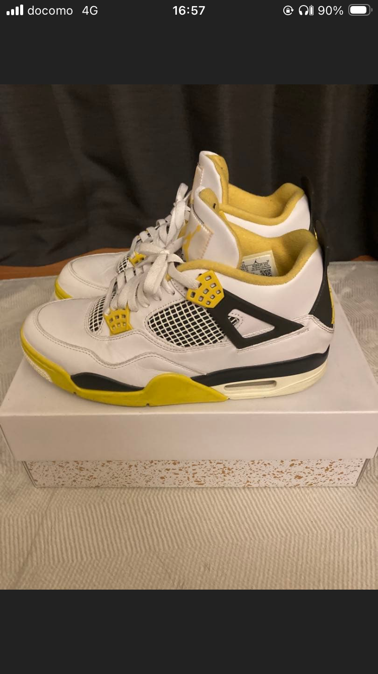 Nike Women's Air Jordan 4 Retro "Vivid Sulfur"