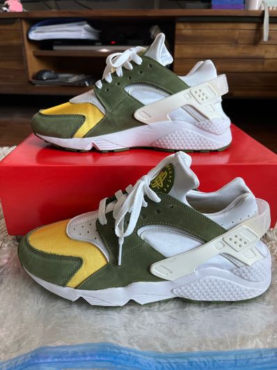 Stussy × Nike Air Huarache "Dark Olive"