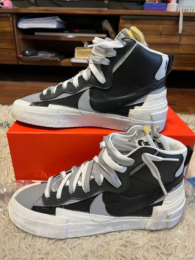 sacai × NIKE BLAZER MID "BLACK/WOLF GREY/WHITE"