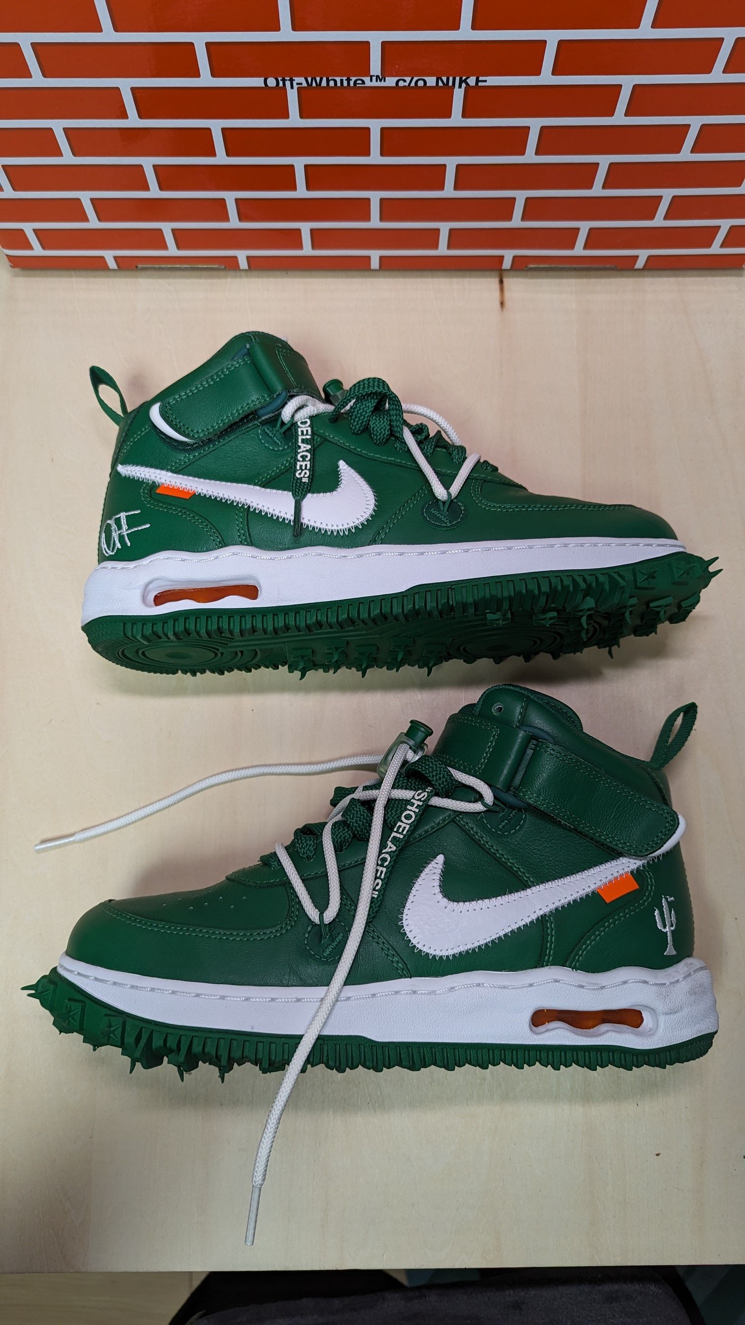 Off-White × Nike Air Force 1 Mid SP LTHR "Pine Green"