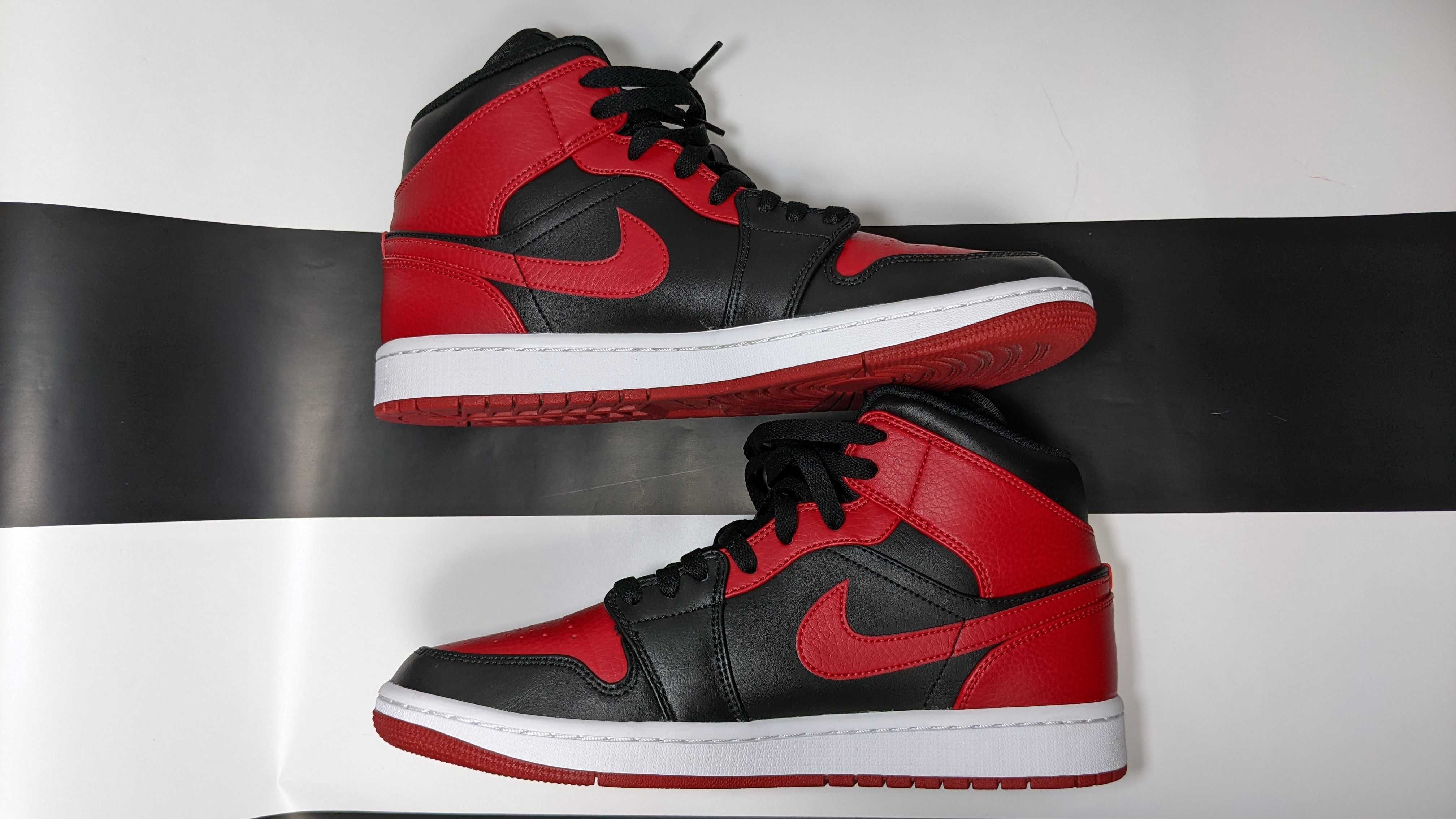 Nike Air Jordan 1 Mid "Bred"