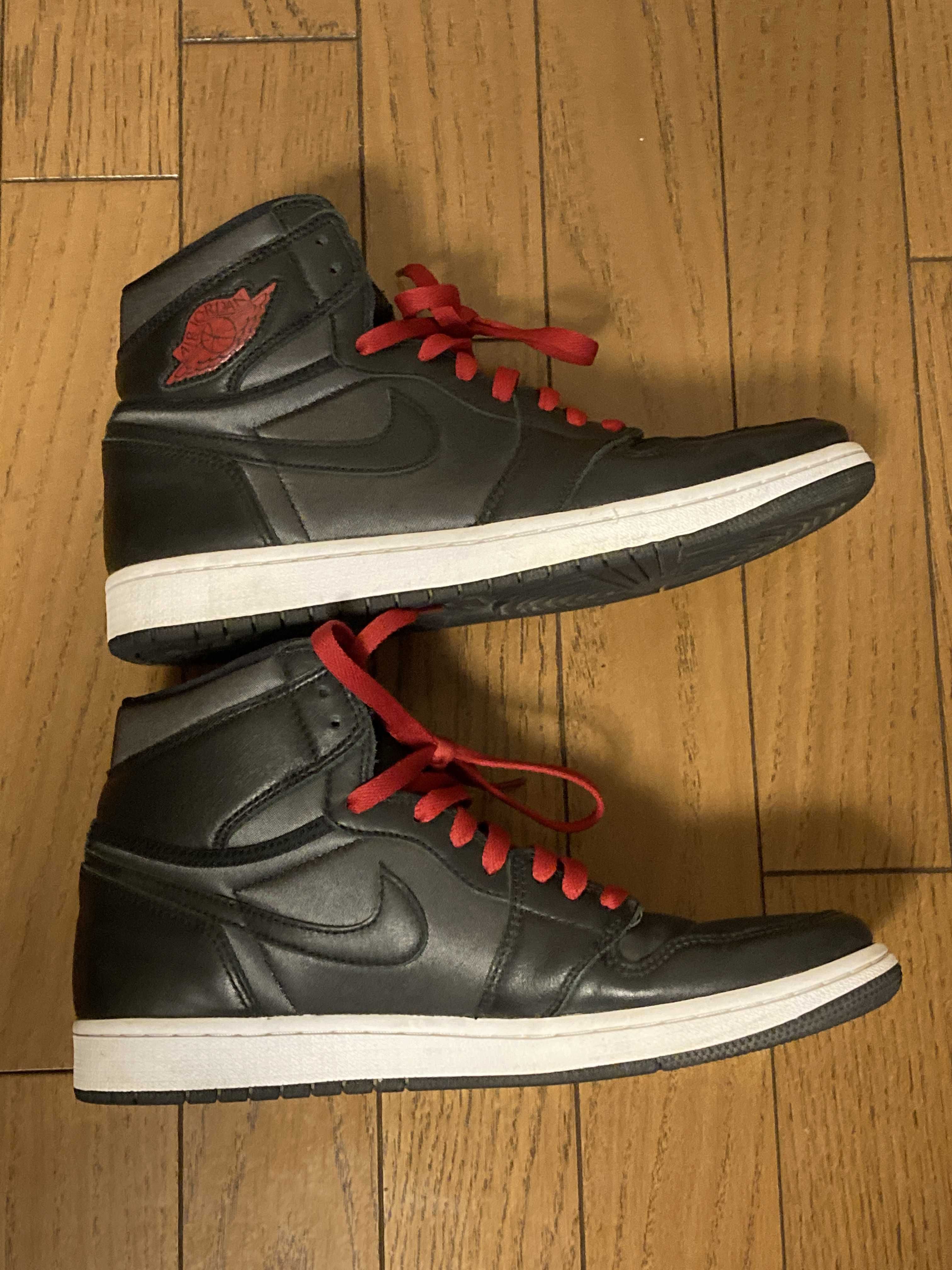 Nike Air Jordan 1 Retro High OG "Black/Metallic Silver/Gym Red"