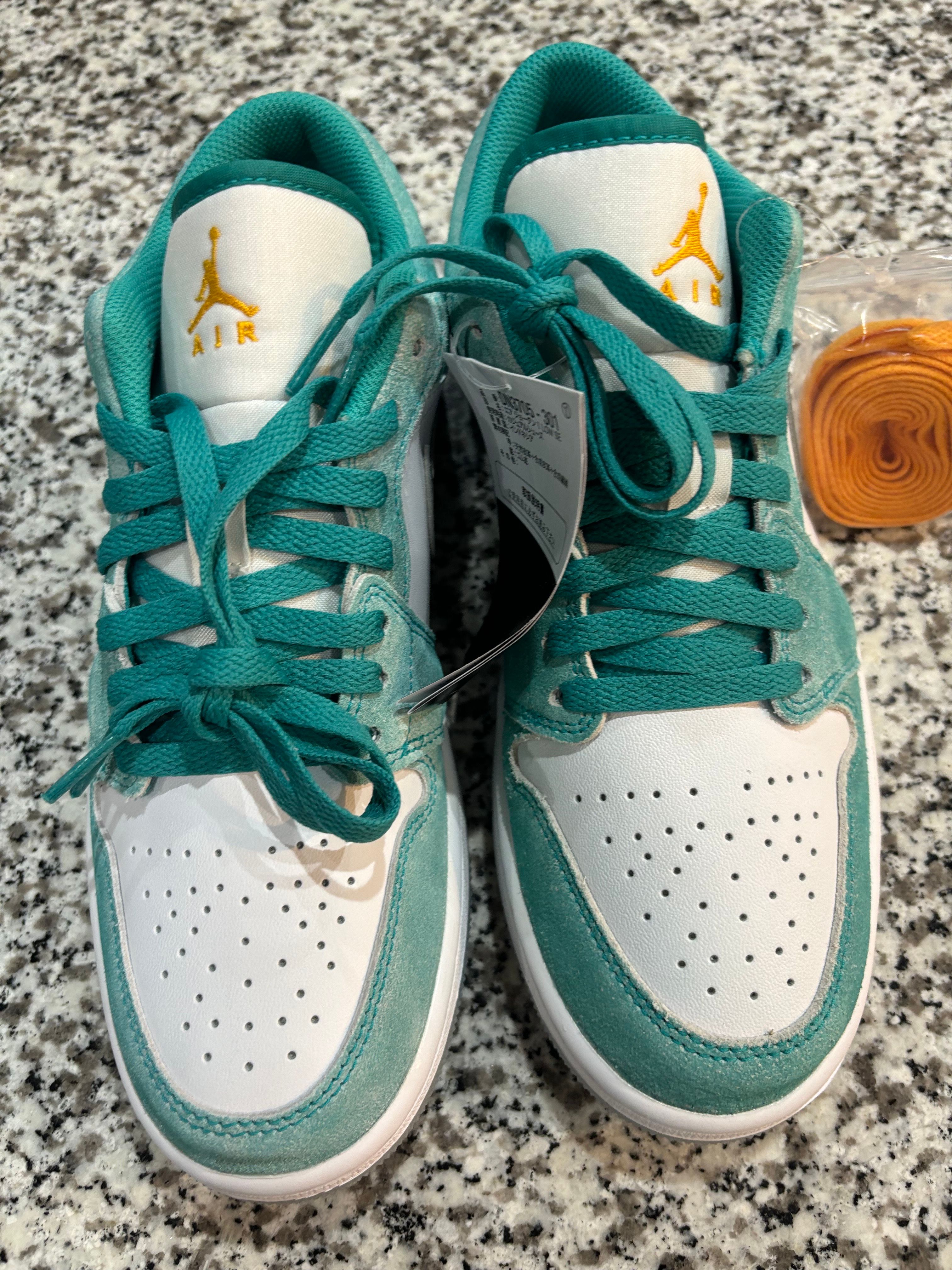 Nike Air Jordan 1 Low SE "New Emerald"