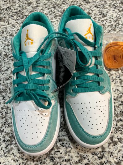Nike Air Jordan 1 Low SE "New Emerald"