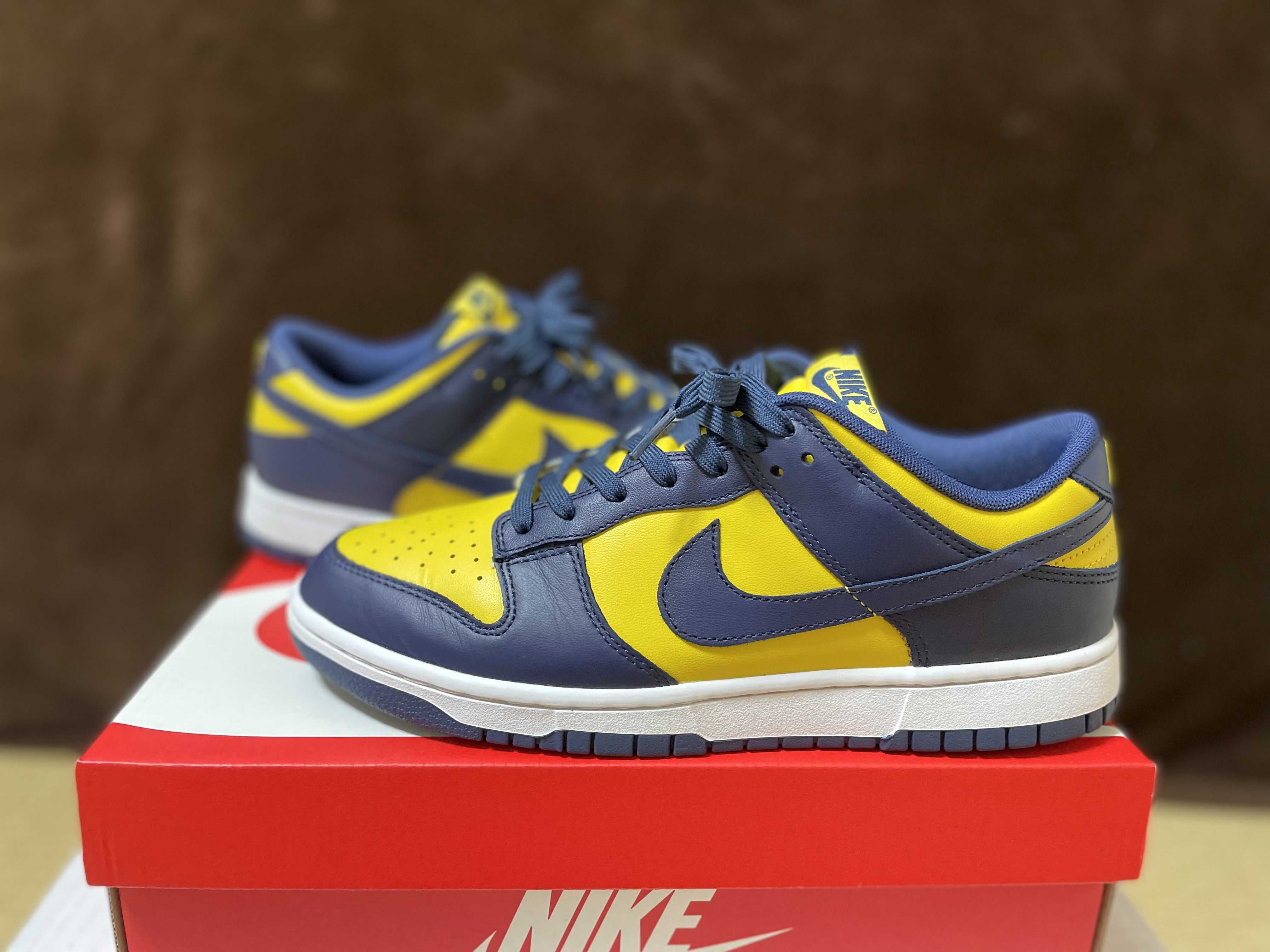 Nike Dunk Low "Michigan"