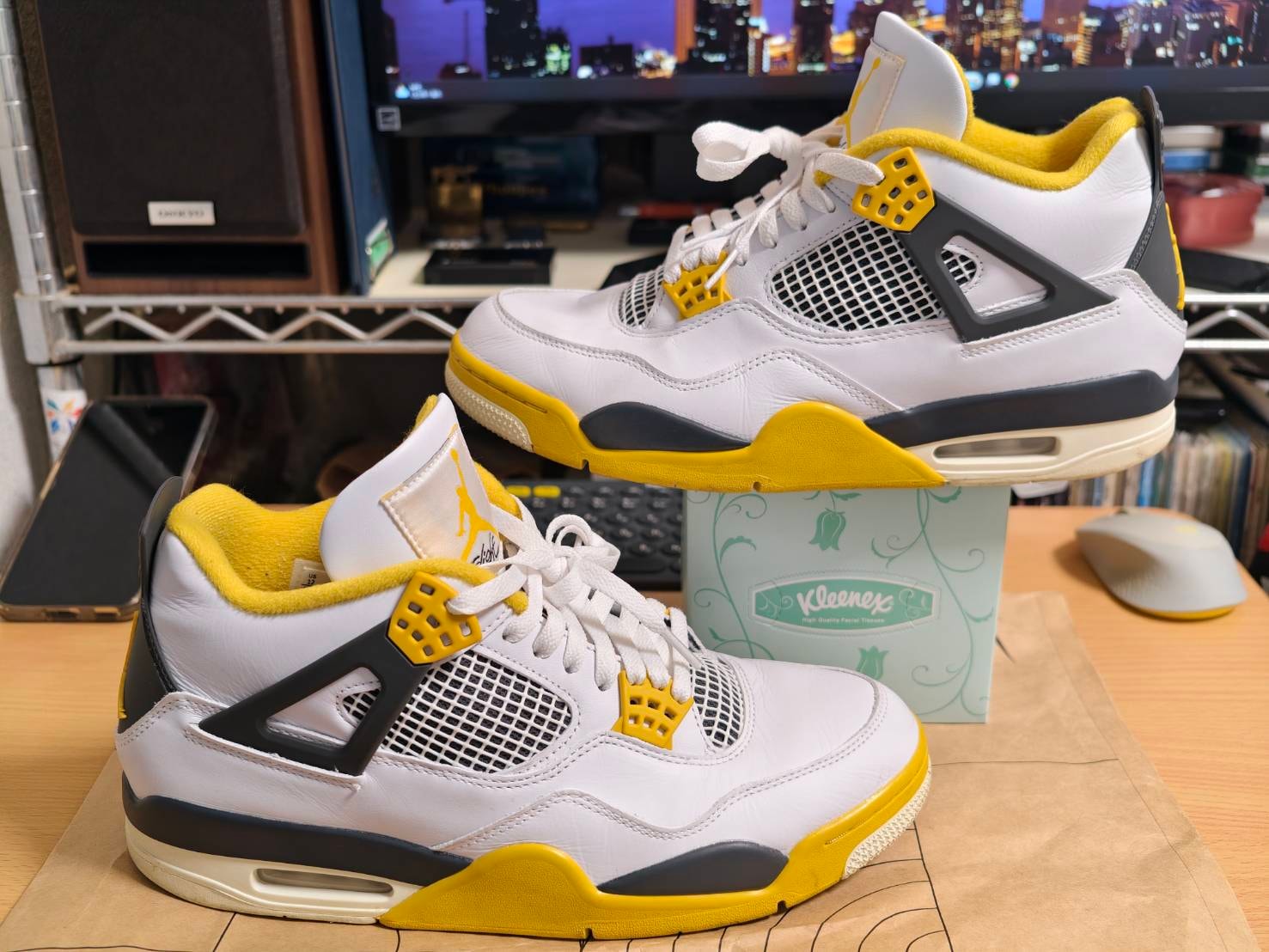 Nike Women's Air Jordan 4 Retro "Vivid Sulfur"