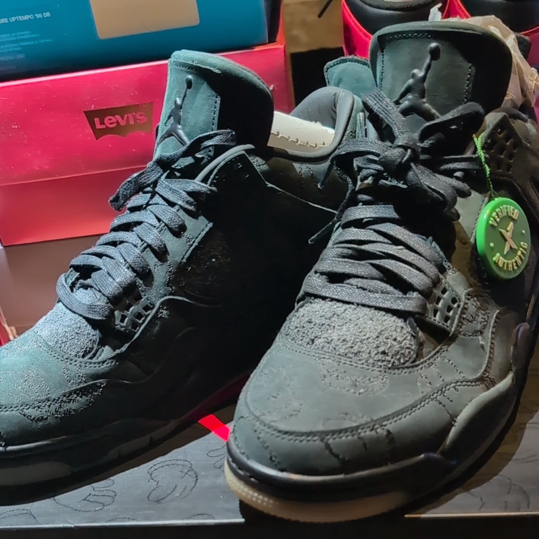 KAWS × Nike Air Jordan 4 Retro "Black"