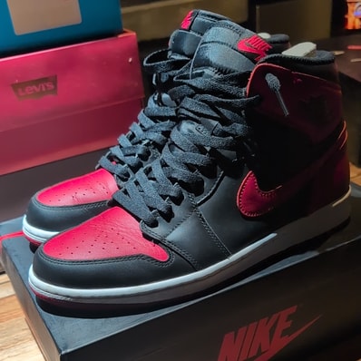 Nike Air Jordan 1 Retro High OG "Bred" (2013)