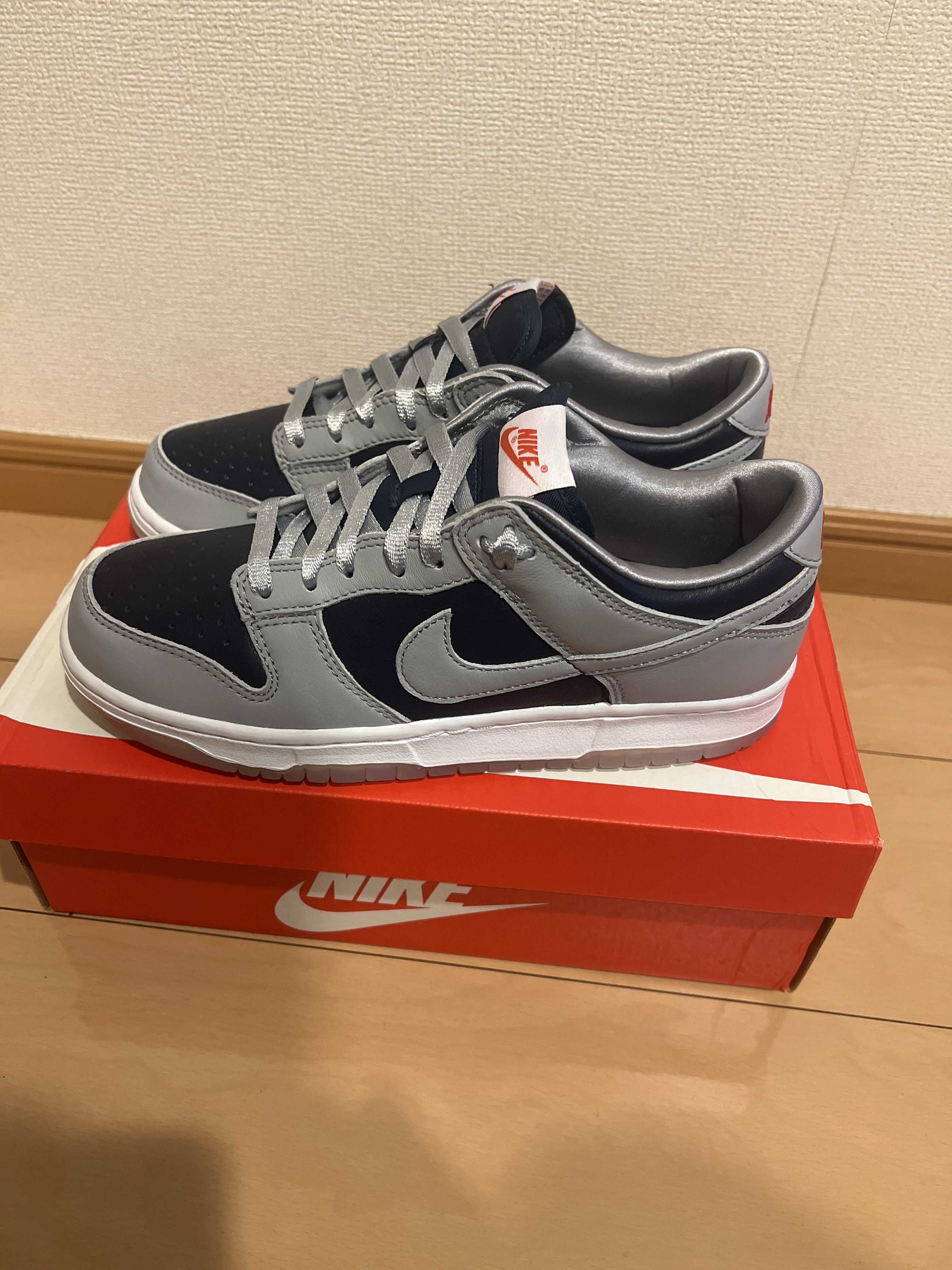 NIKE Women's DUNK LOW "COLLEGE NAVY"