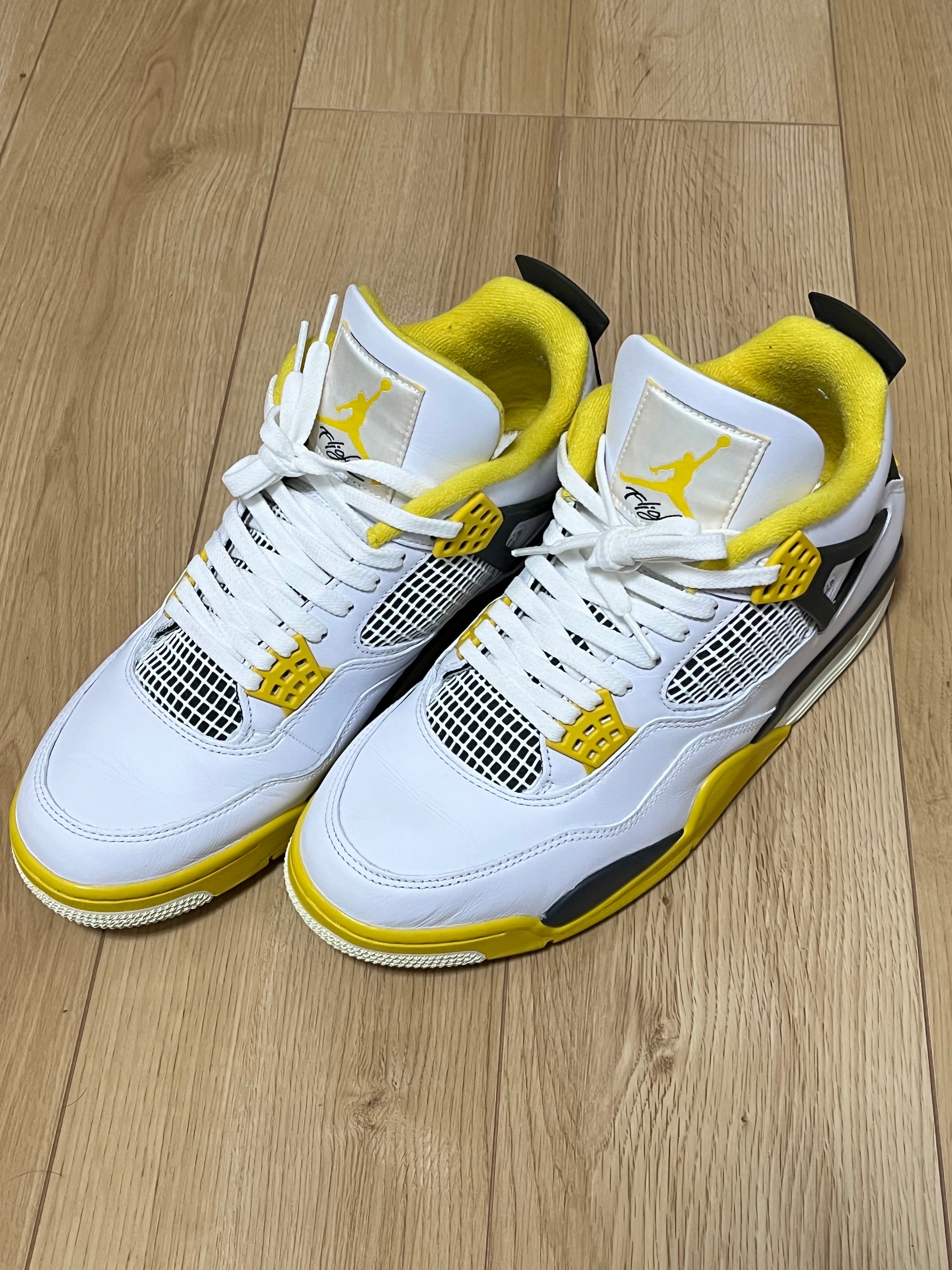 Nike Women's Air Jordan 4 Retro "Vivid Sulfur"