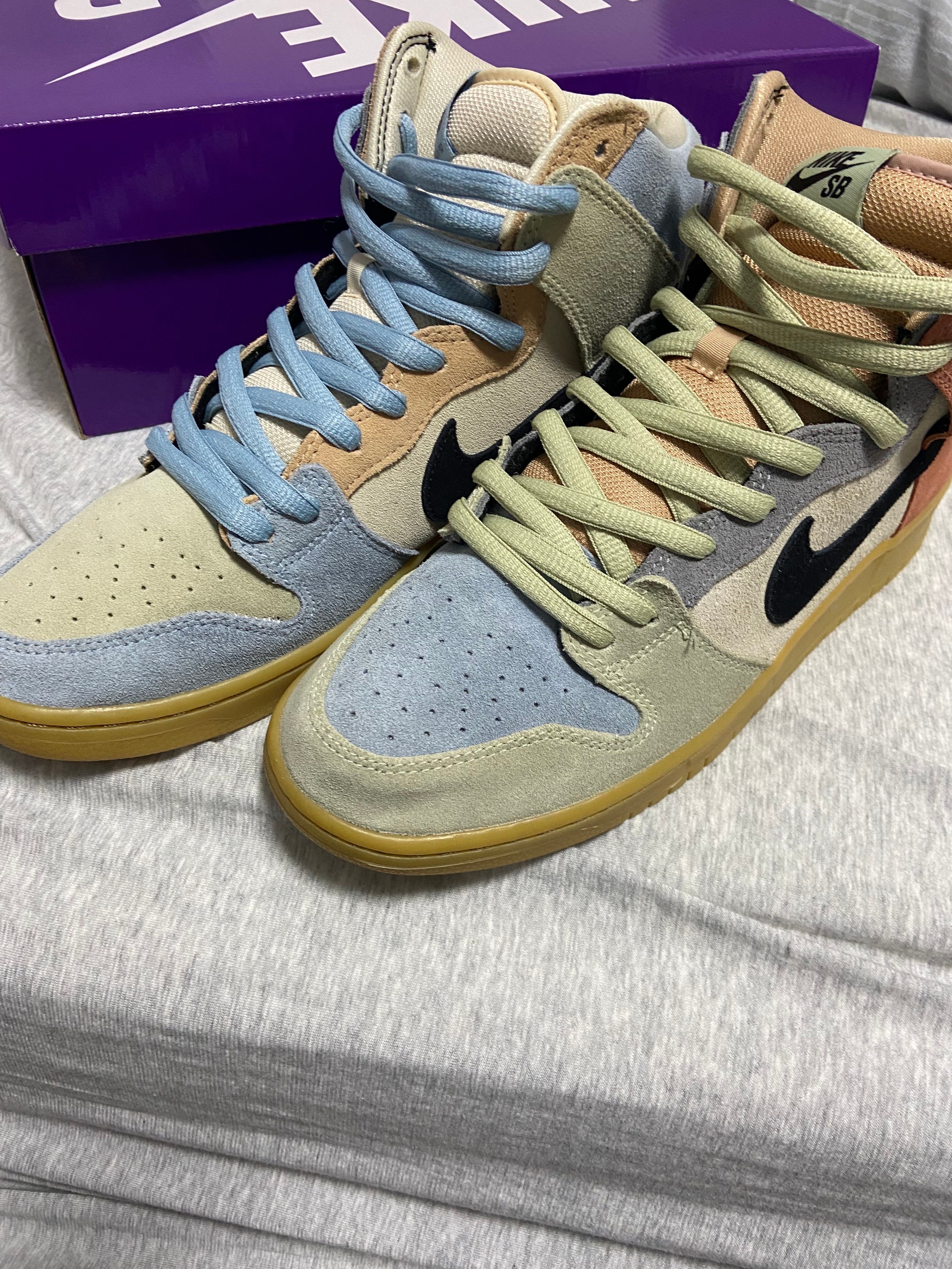Nike SB Dunk High "Easter Spectrum"
