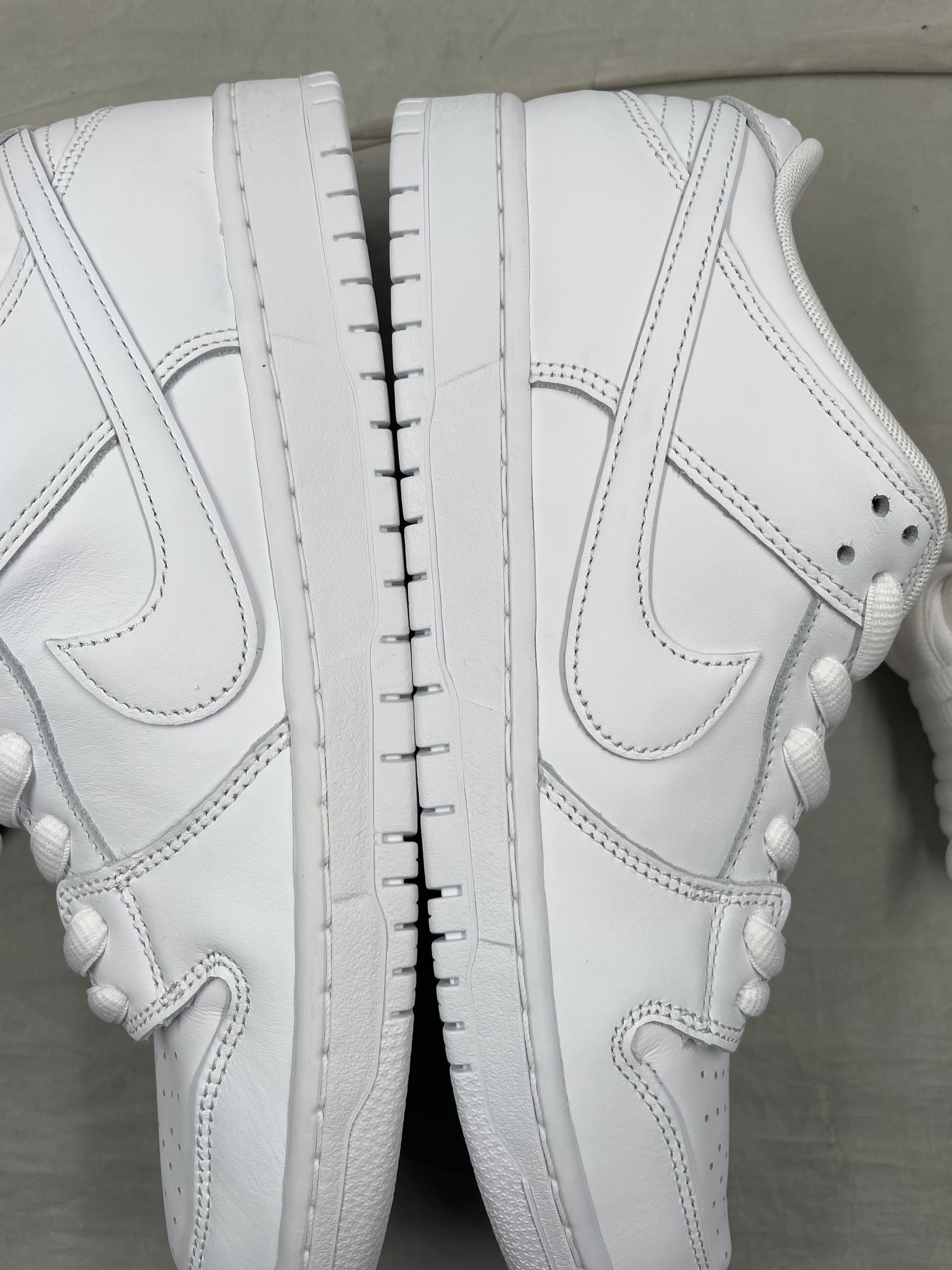 Nike SB Dunk Low Pro ISO "Triple White"