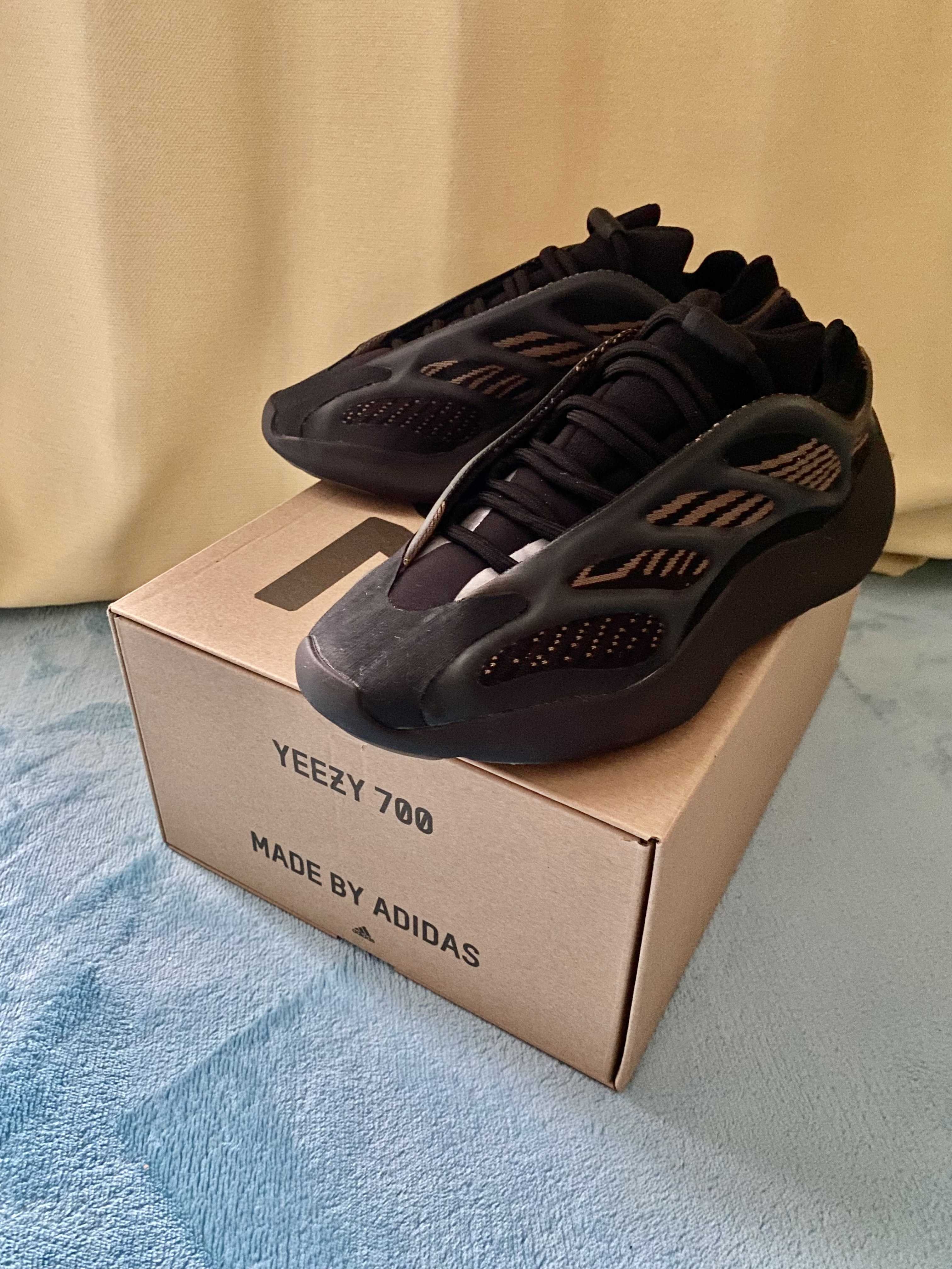 adidas YEEZY 700V3 "Clay Brown"