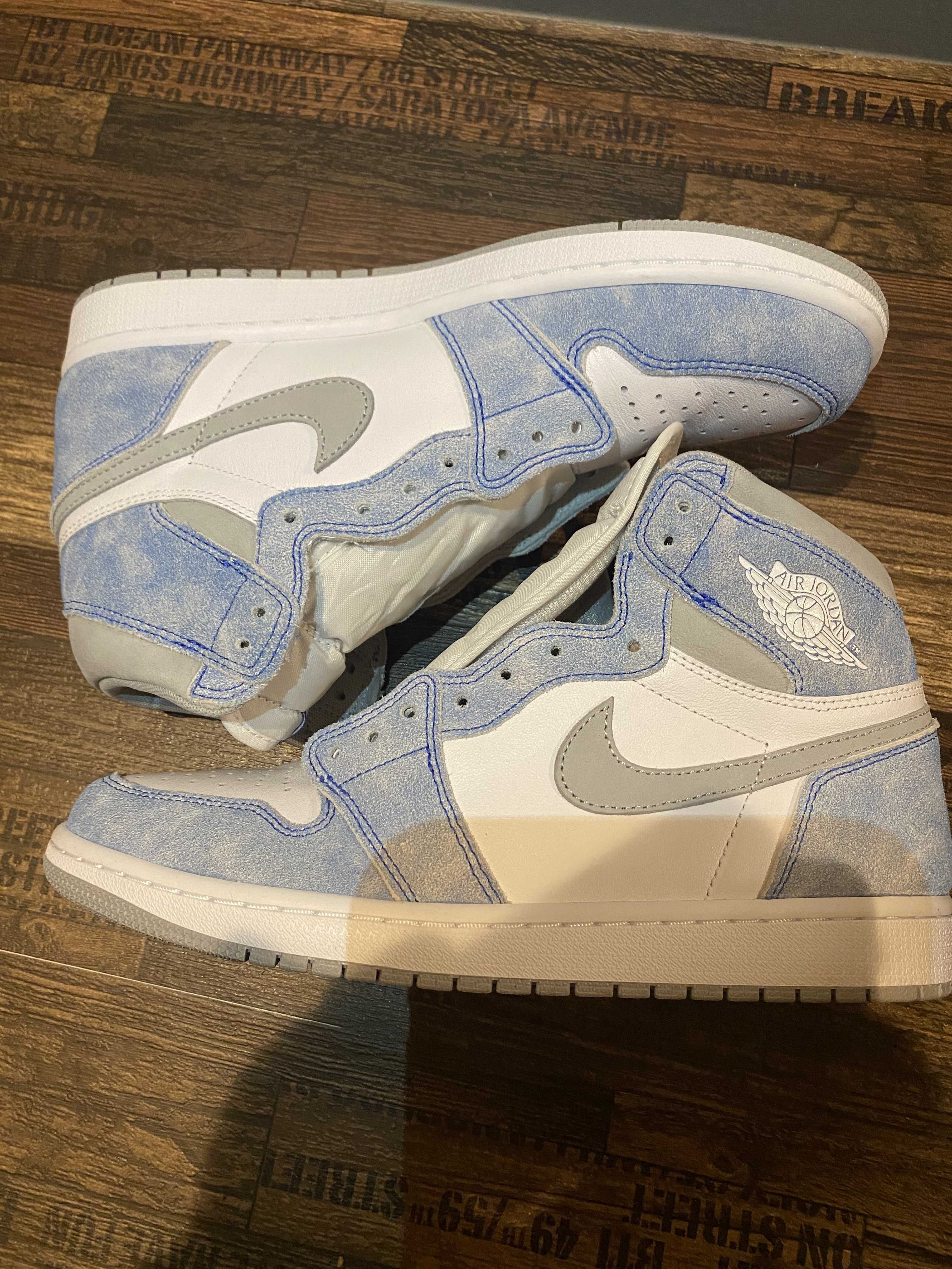 Nike Air Jordan 1 High OG "Hyper Royal"