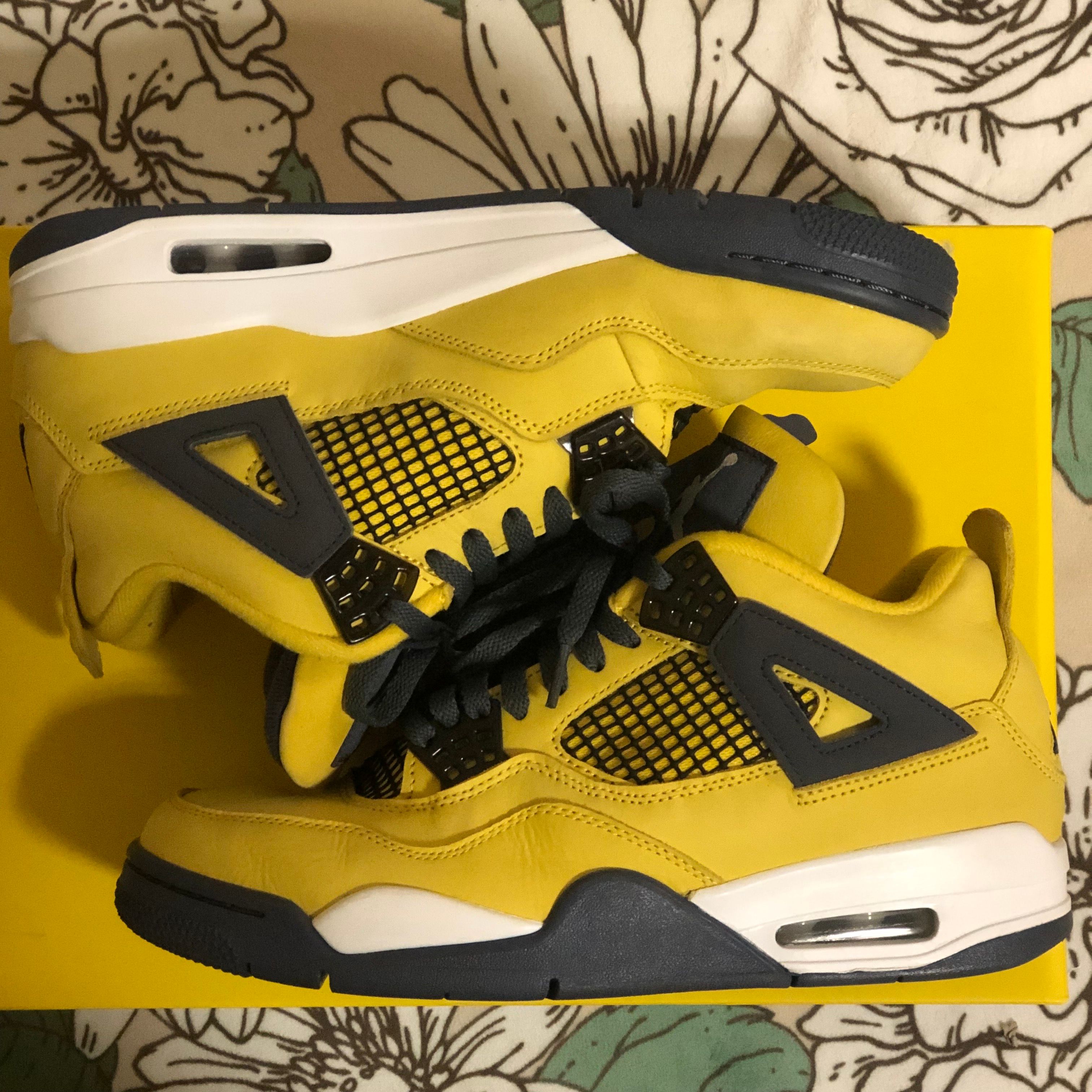 Nike Air Jordan 4 "Tour Yellow"