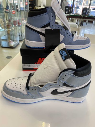 Nike Air Jordan 1 High OG "University Blue"