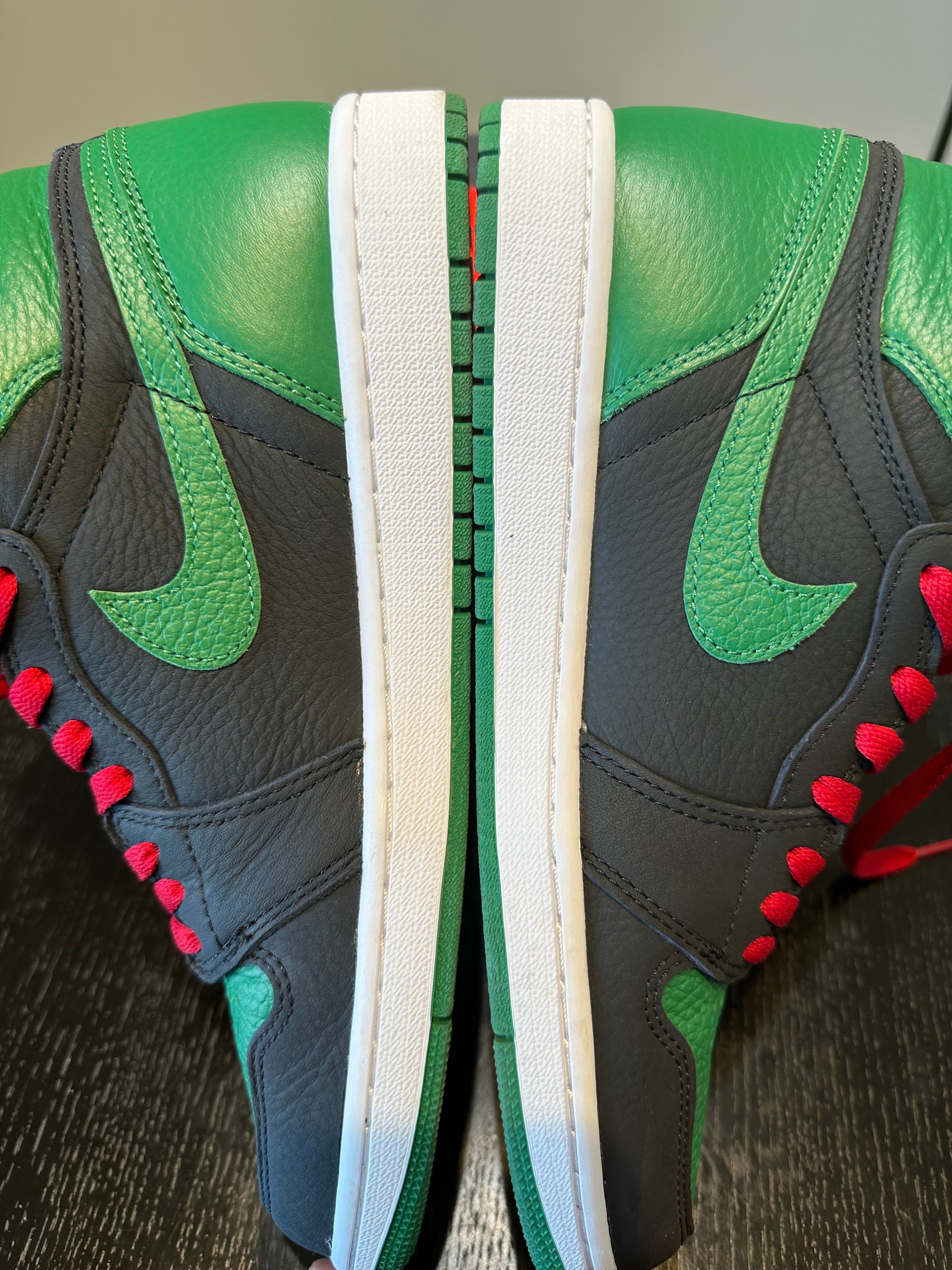 Nike Air Jordan 1 Retro High OG "Black/Pine Green" (2020)