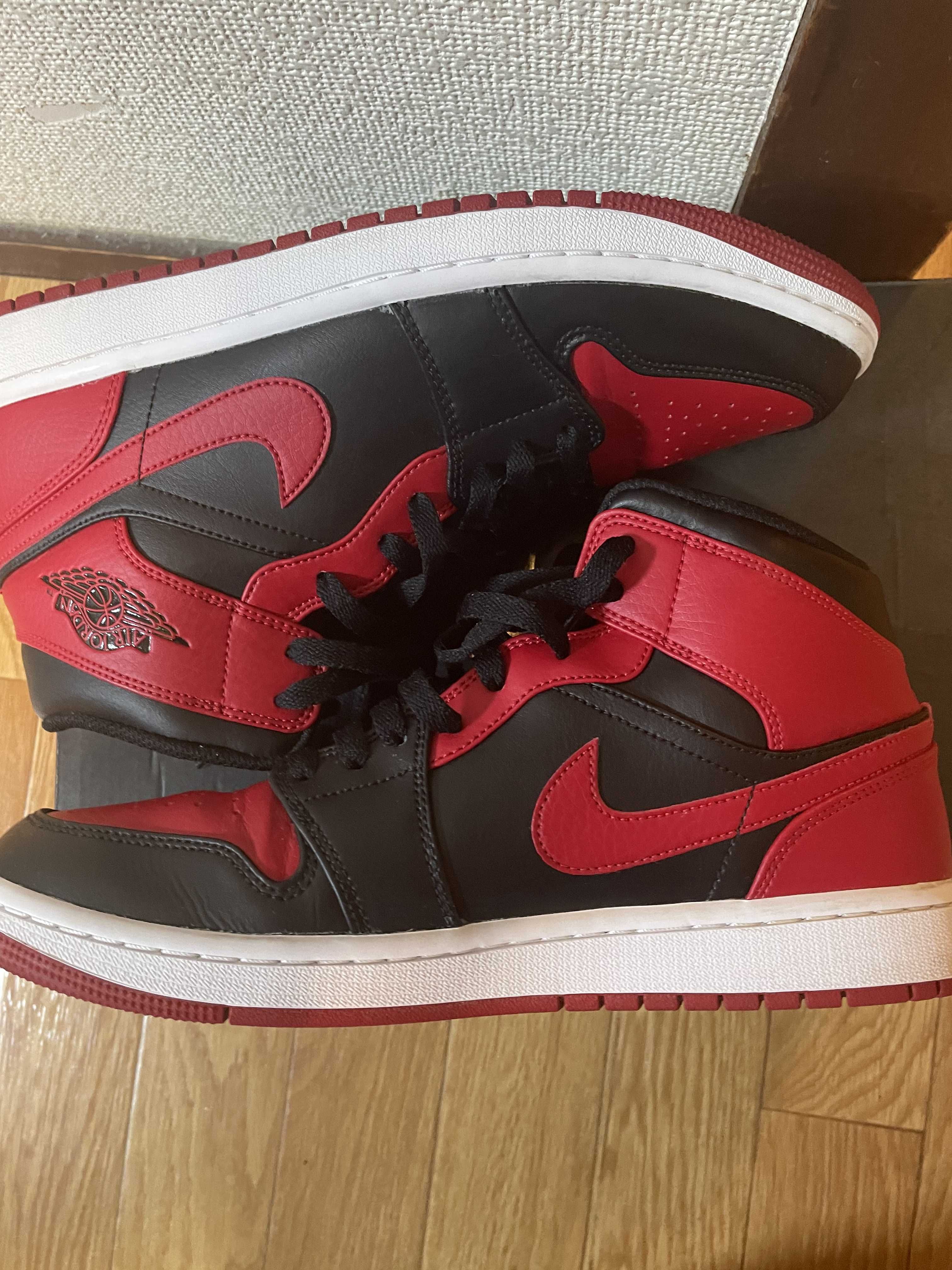 Nike Air Jordan 1 Mid "Bred"