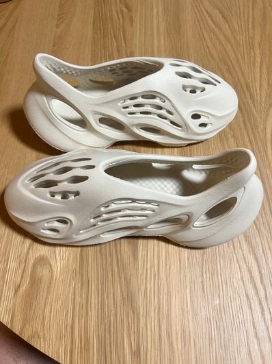 adidas YEEZY Foam Runner "Sand"