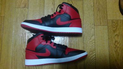 Nike Air Jordan 1 Mid "Bred"