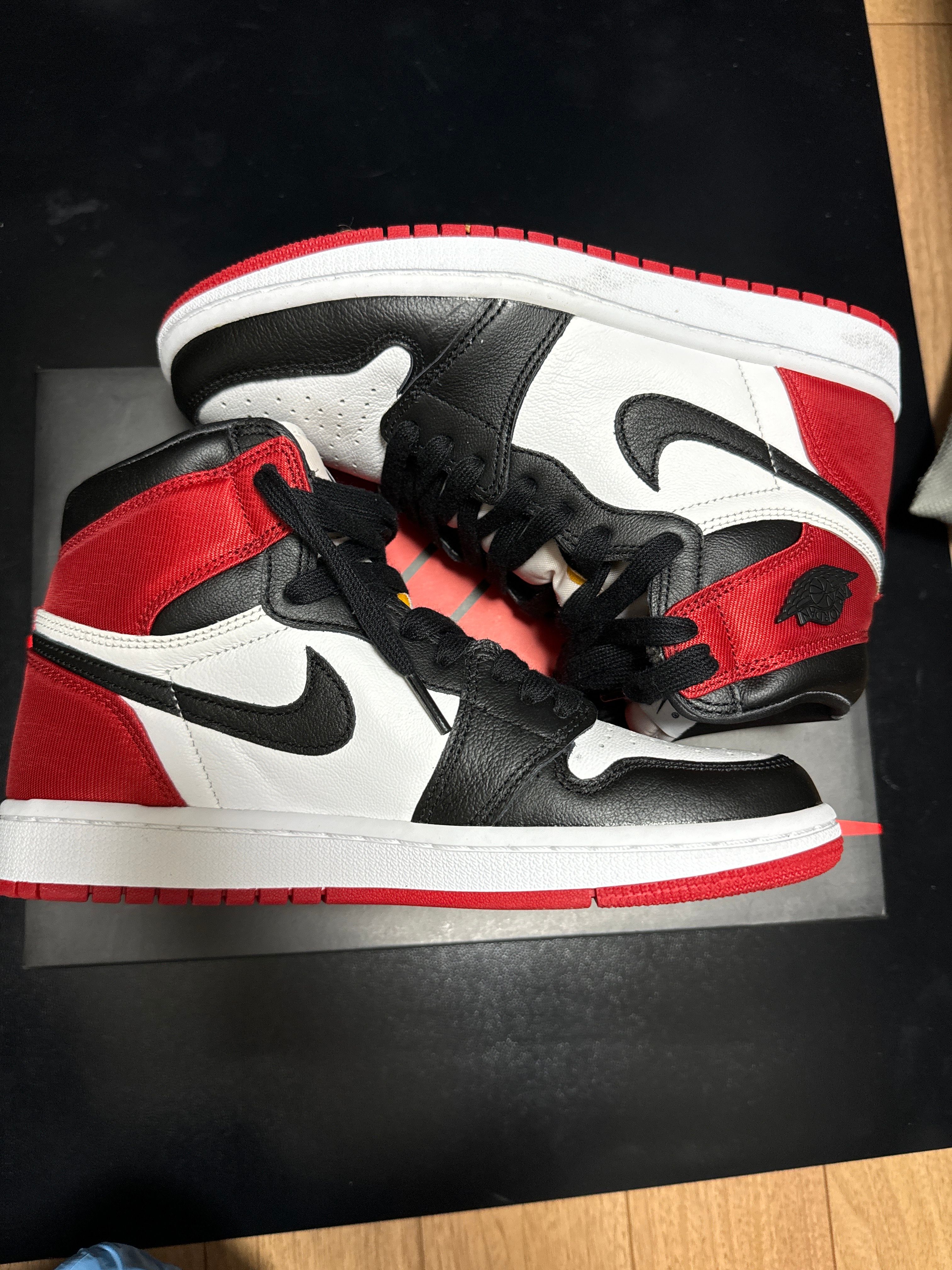 Nike Women's Air Jordan 1 Retro High "Satin Black Toe"