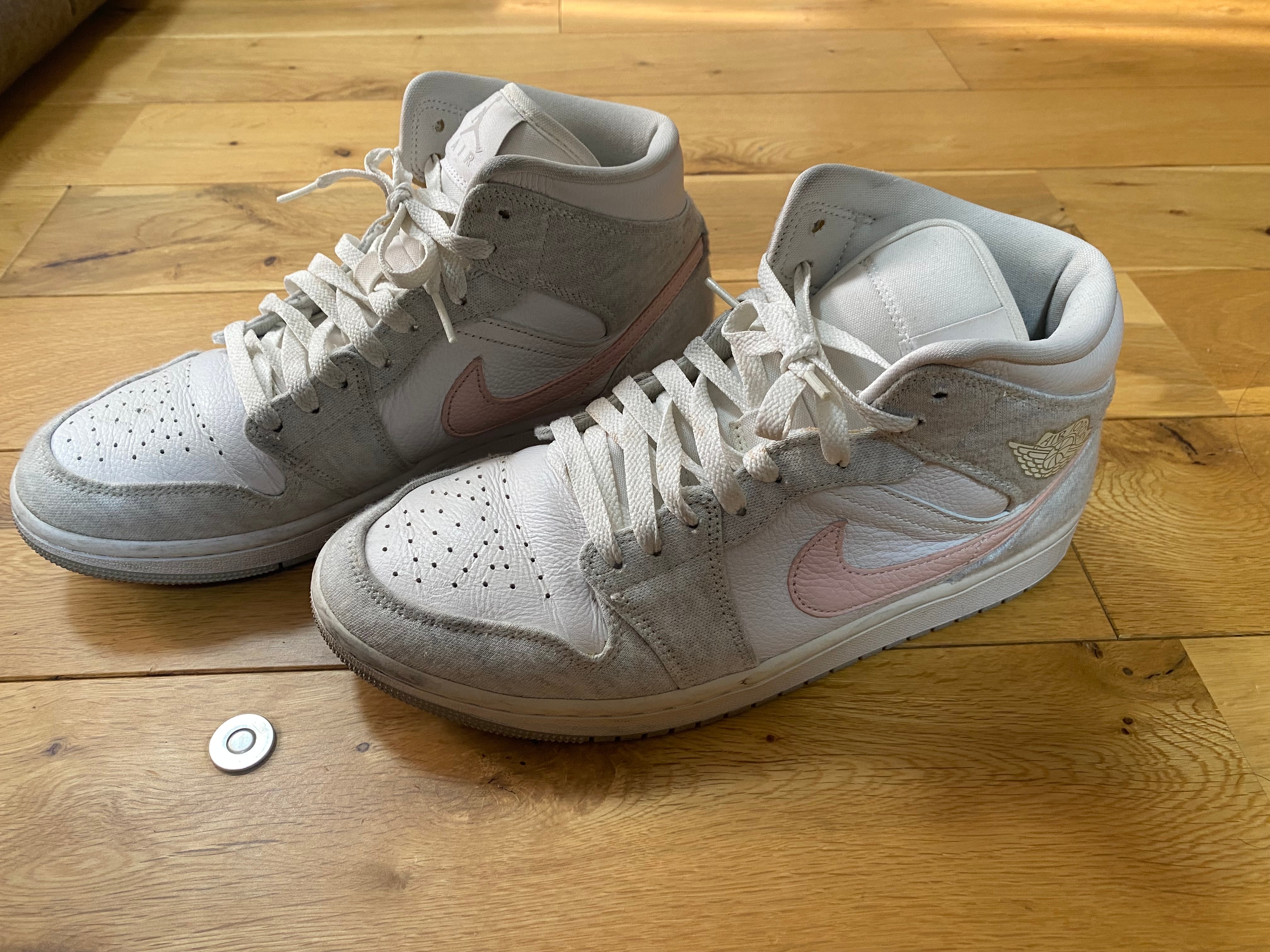 Nike Women's Air Jordan 1 Mid SE "Light Iron Ore"