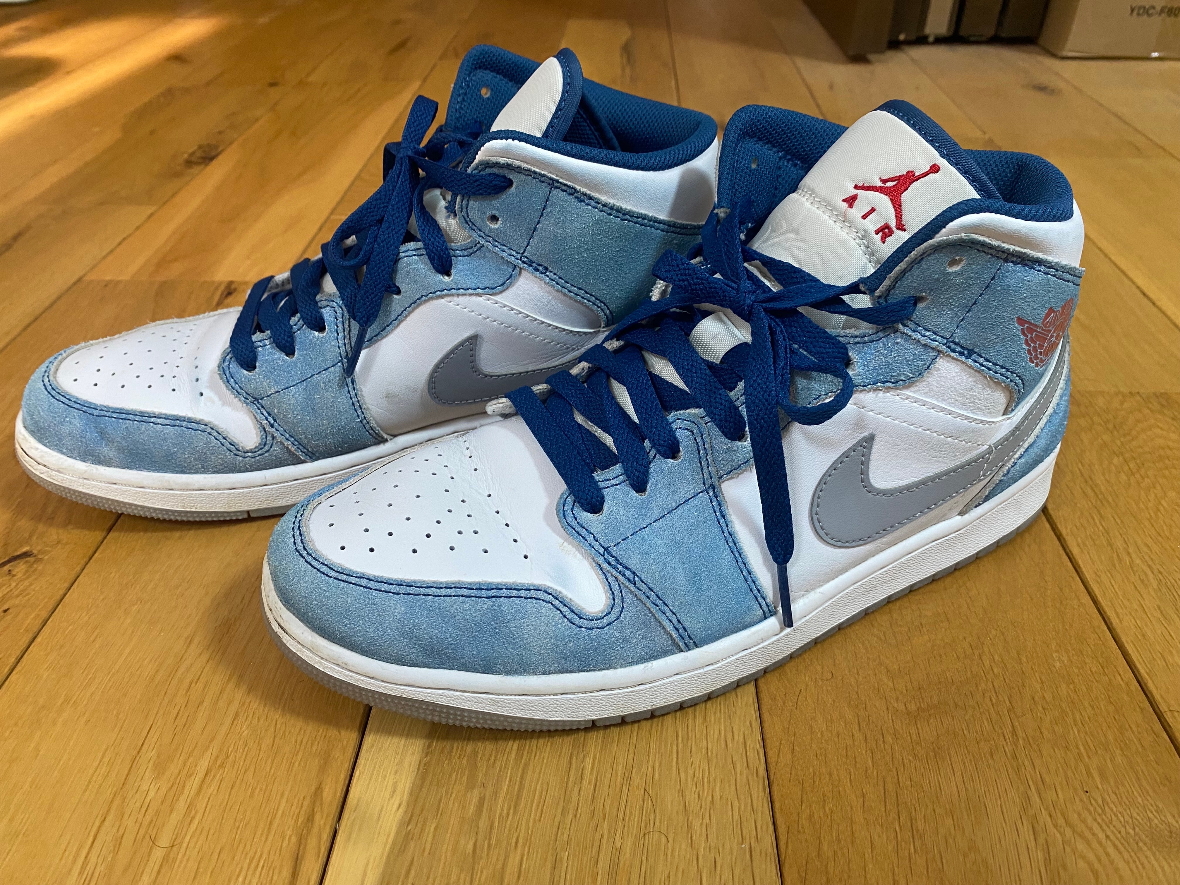 Nike Air Jordan 1 Mid SE "White/Hyper Royal/Red"