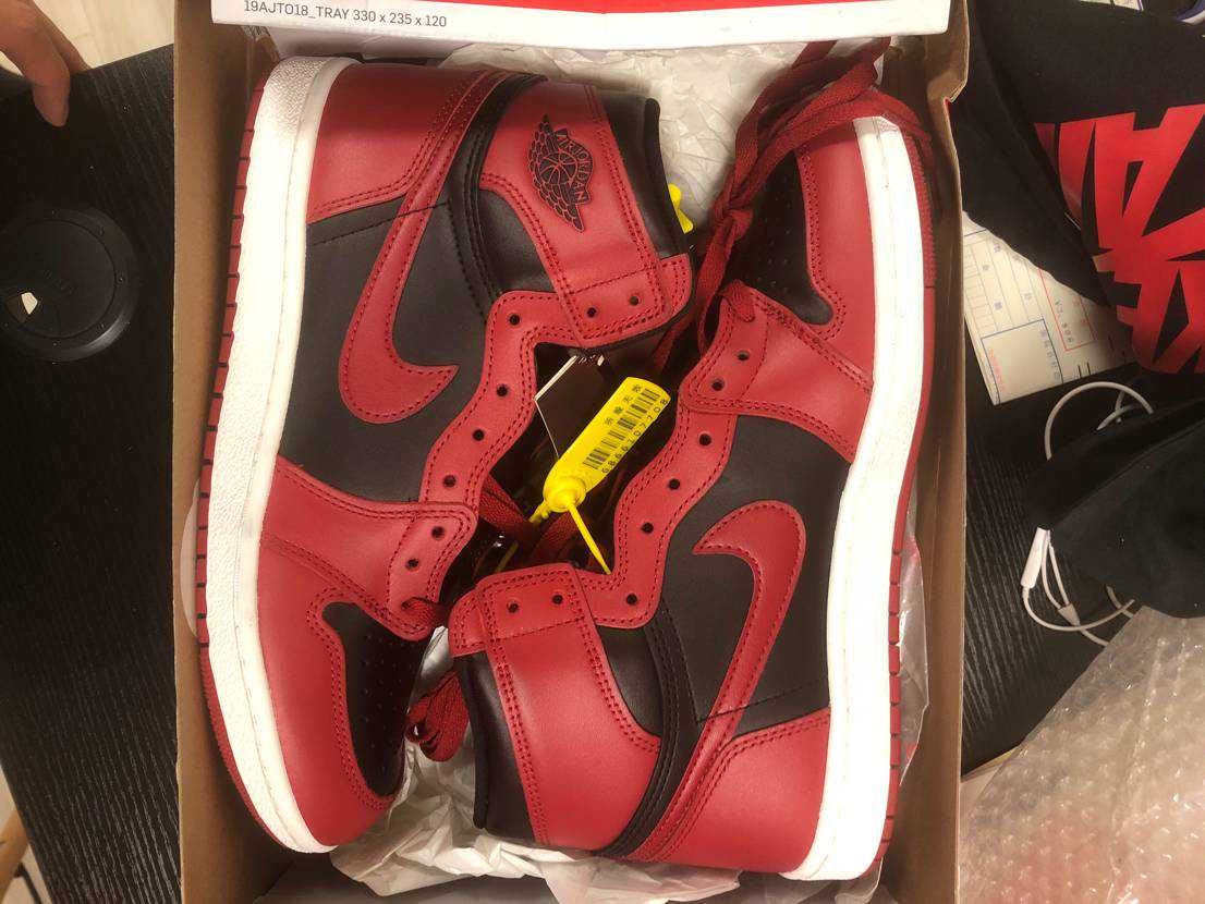 Nike Air Jordan 1 High ’85 "Varsity Red"