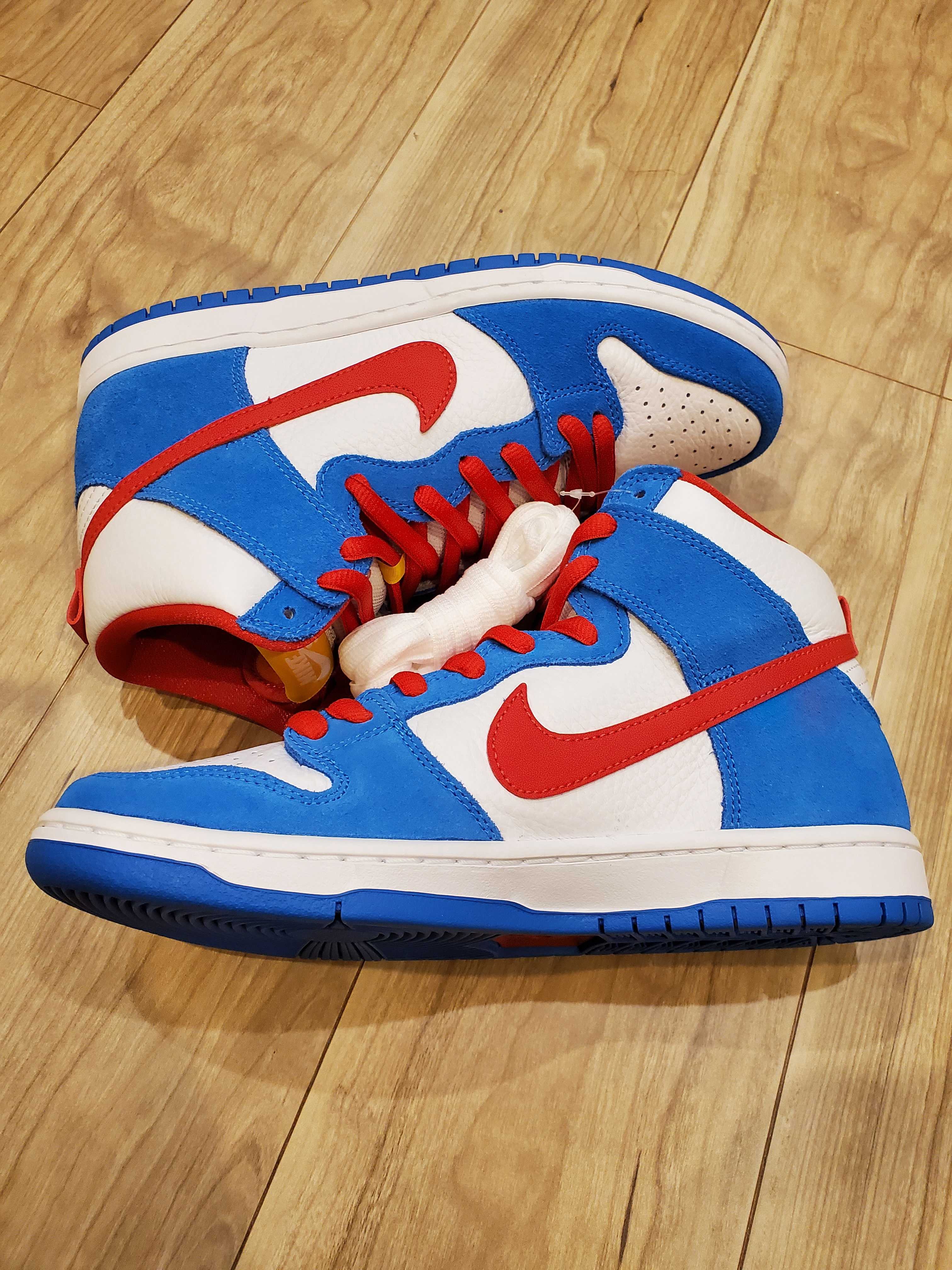 Nike SB Dunk High "Doraemon"