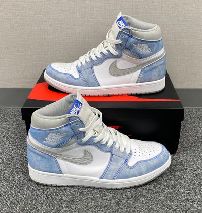 Nike Air Jordan 1 High OG "Hyper Royal"