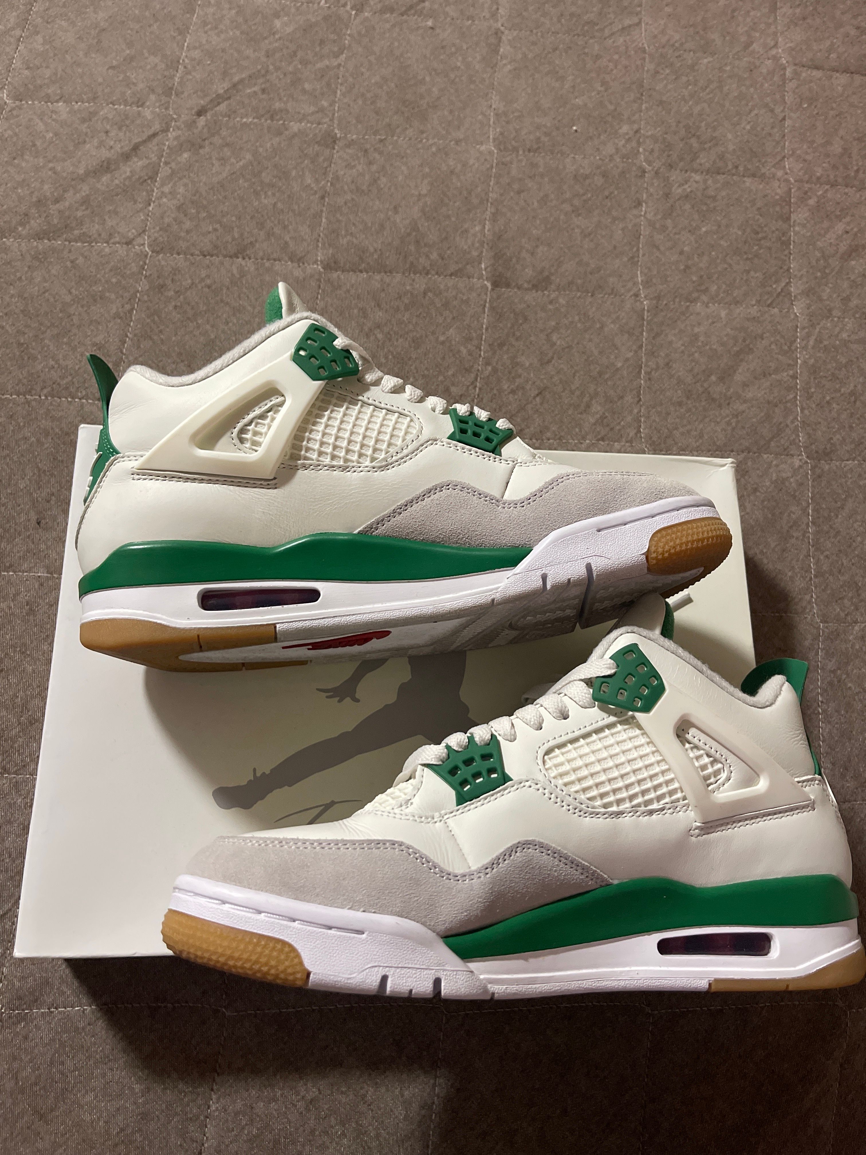 Nike SB × Air Jordan 4 Retro SP "Pine Green"