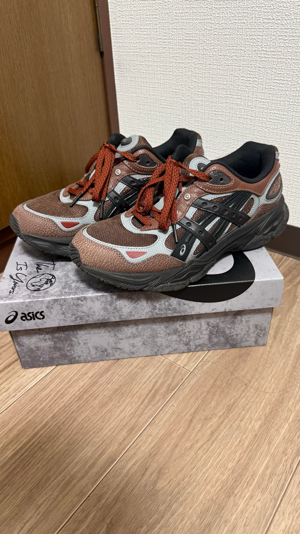 HAL STUDIOS × Asics Gel-NYC 2.0 SSHS "Mahogany/Black"