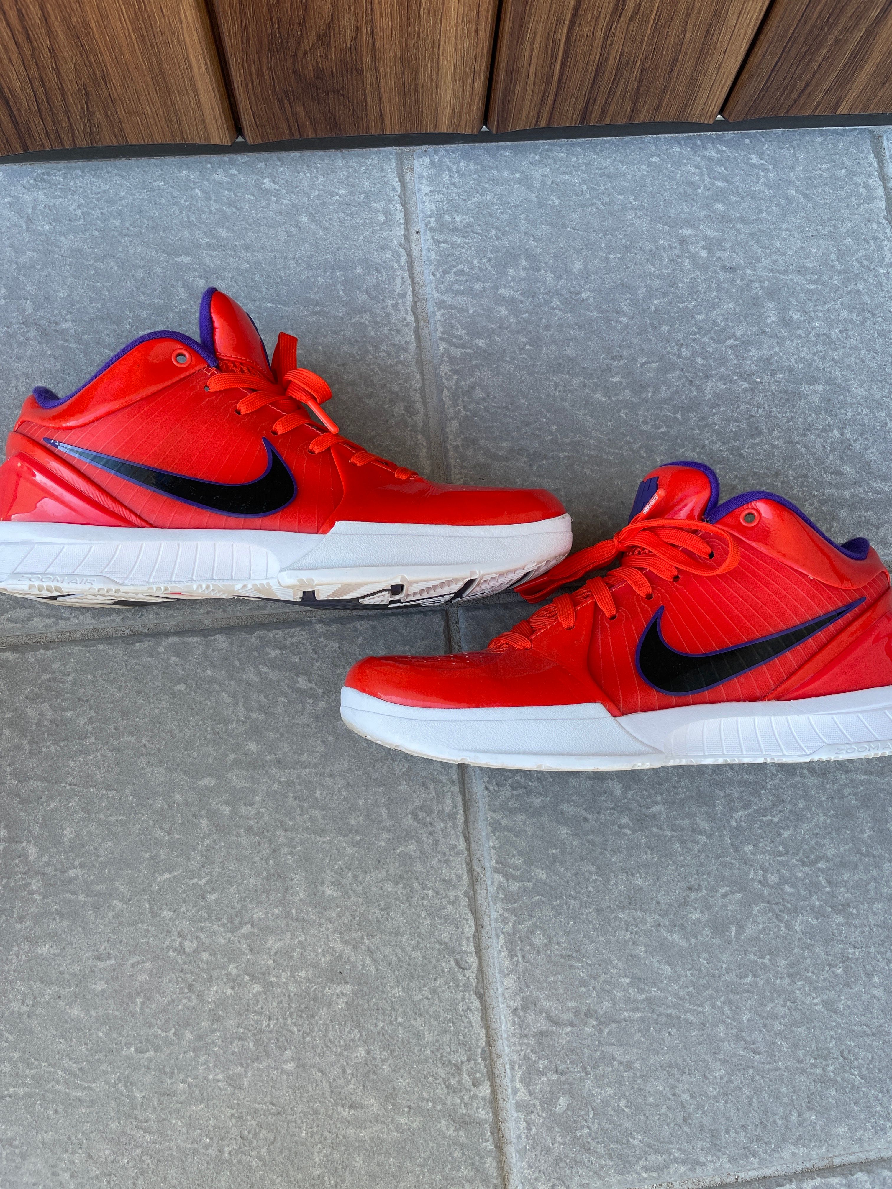 UNDEFEATED × Nike Kobe 4 Protro "Team Orange"